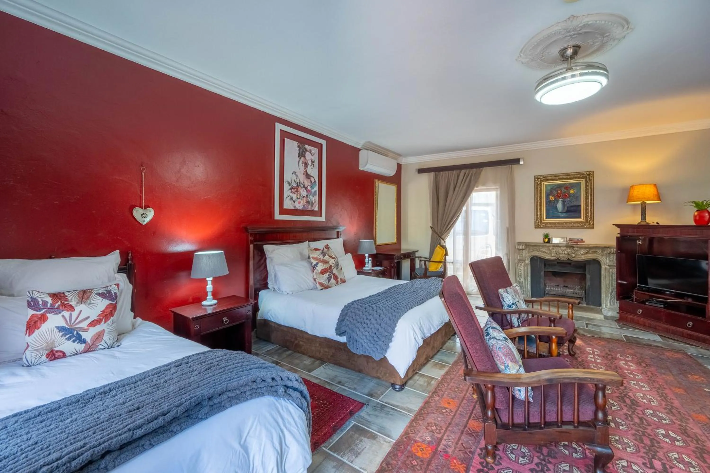 Bed in Hampton House Guest House