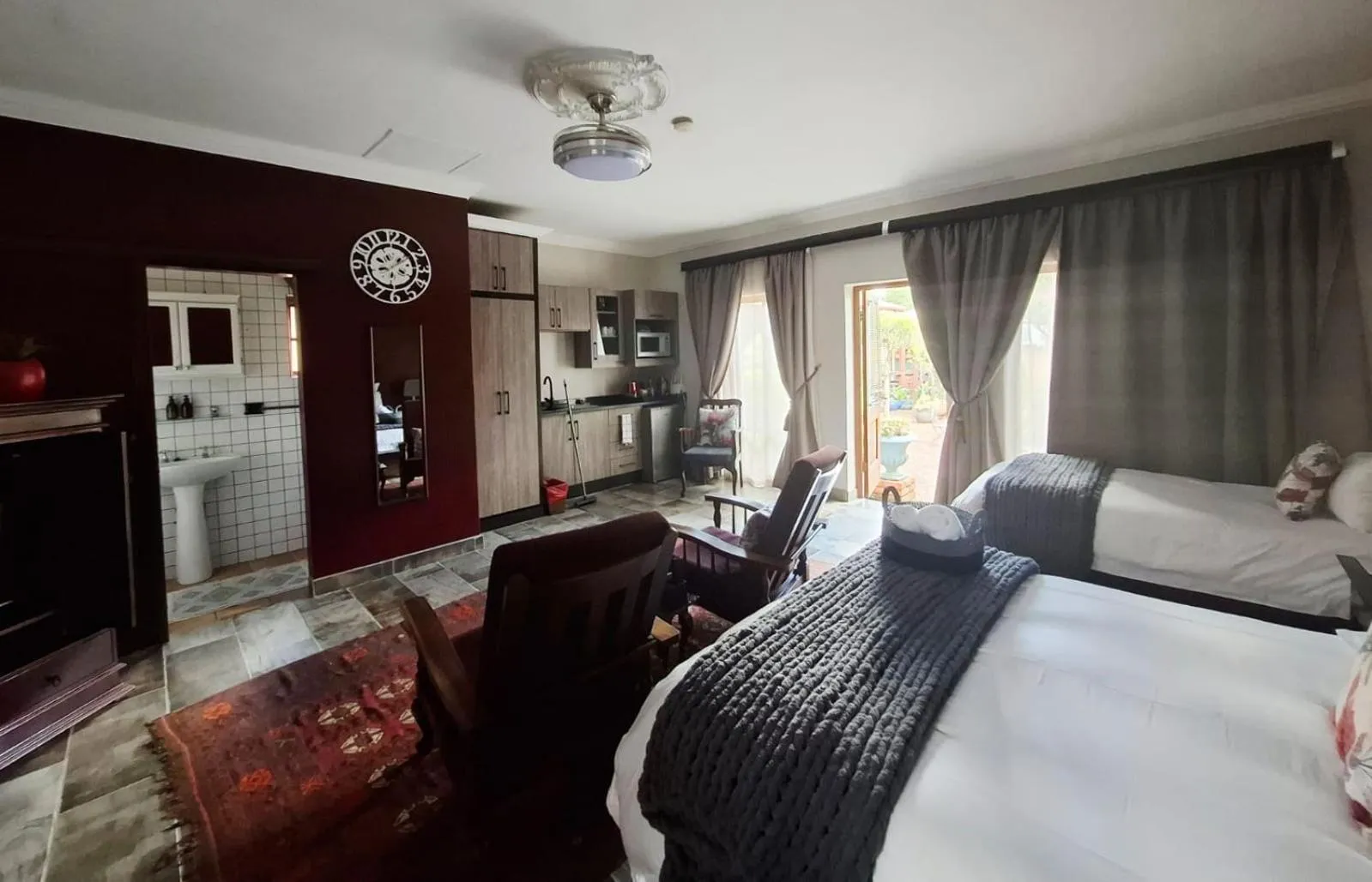 Photo of the whole room, Bed in Hampton House Guest House