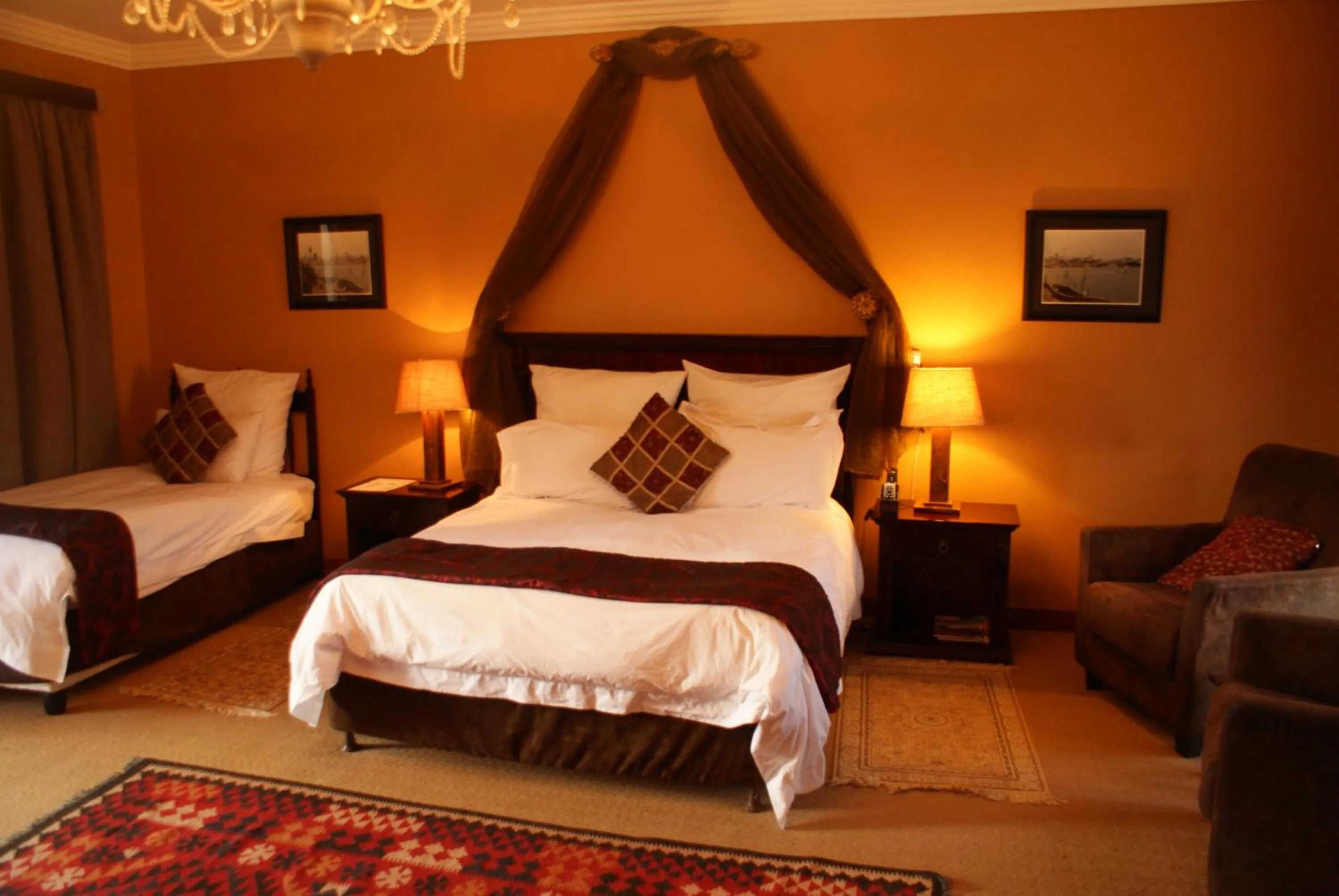 Photo of the whole room, Bed in Hampton House Guest House