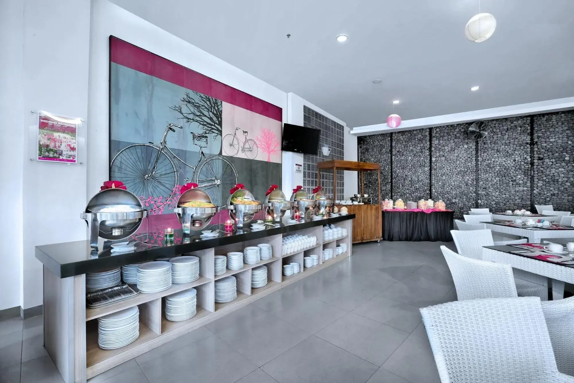 Restaurant/places to eat in favehotel Cimanuk Garut Restaurant/places to eat in favehotel Cimanuk Garut