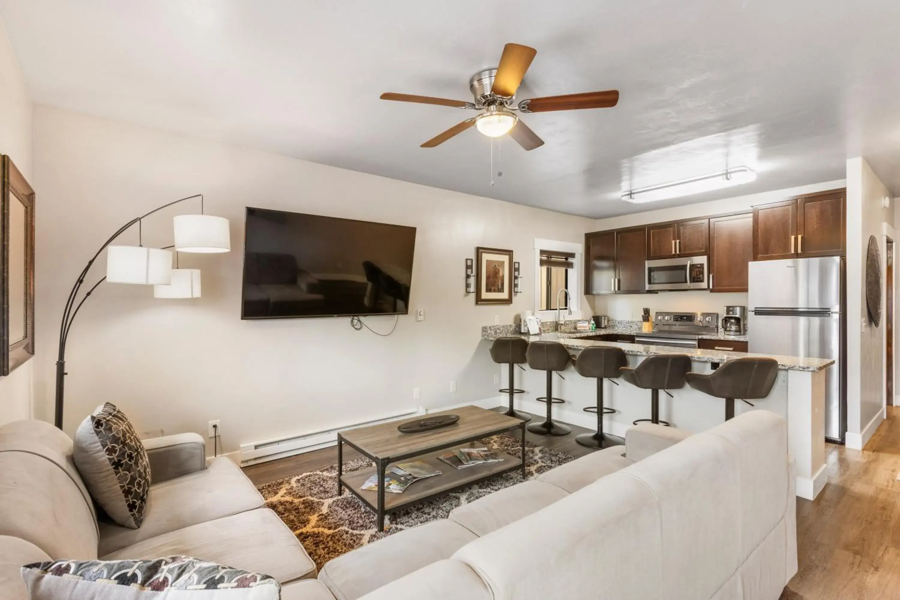 The Yellowstone Hideaway Unit A Cozy 1-Bedroom Yellowstone Hideaway, 1 Minute from Yellowstone Park! The Yellowstone Hideaway Unit A Cozy 1-Bedroom Yellowstone Hideaway, 1 Minute from Yellowstone Park!