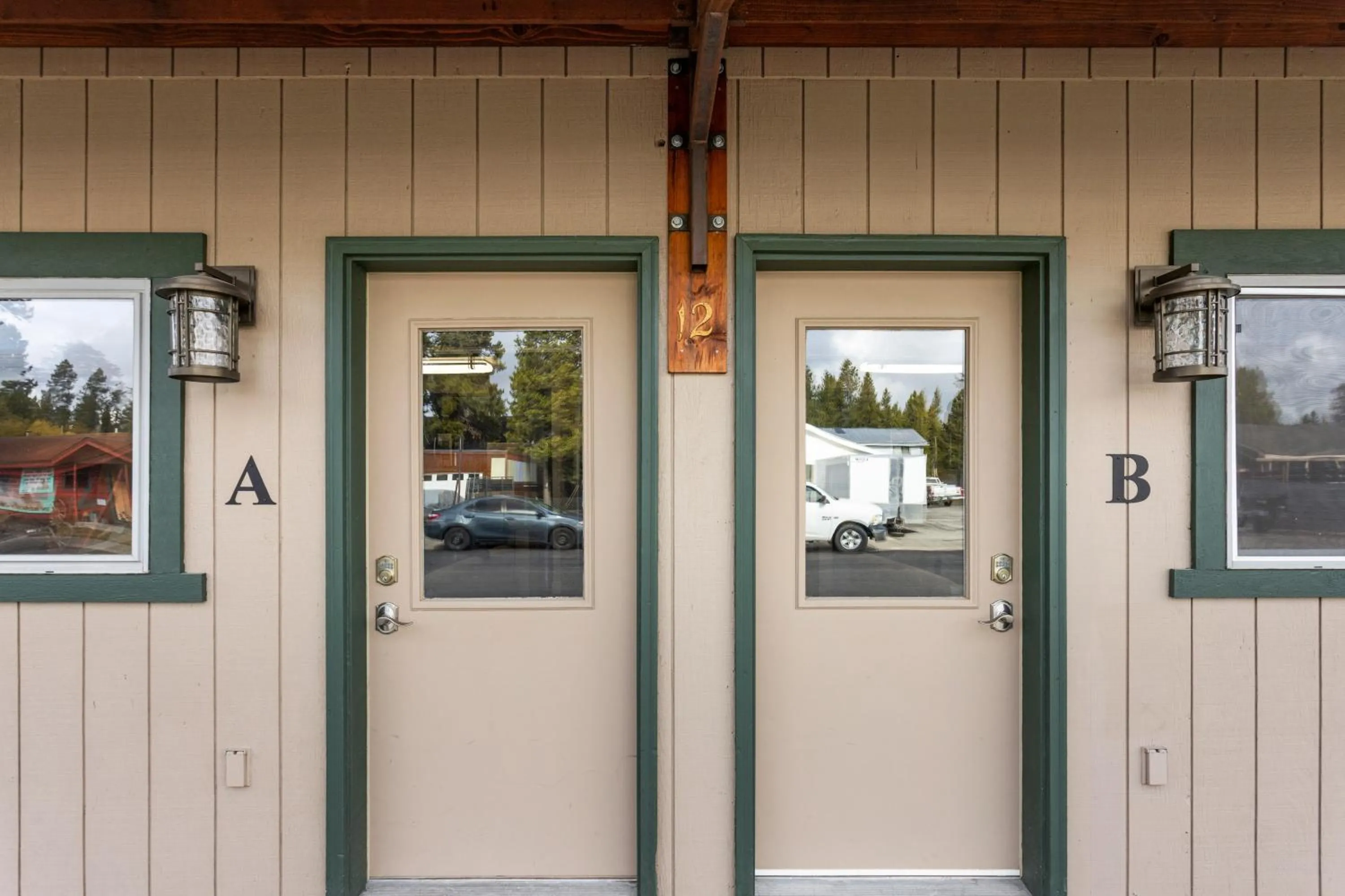 The Yellowstone Hideaway Unit B