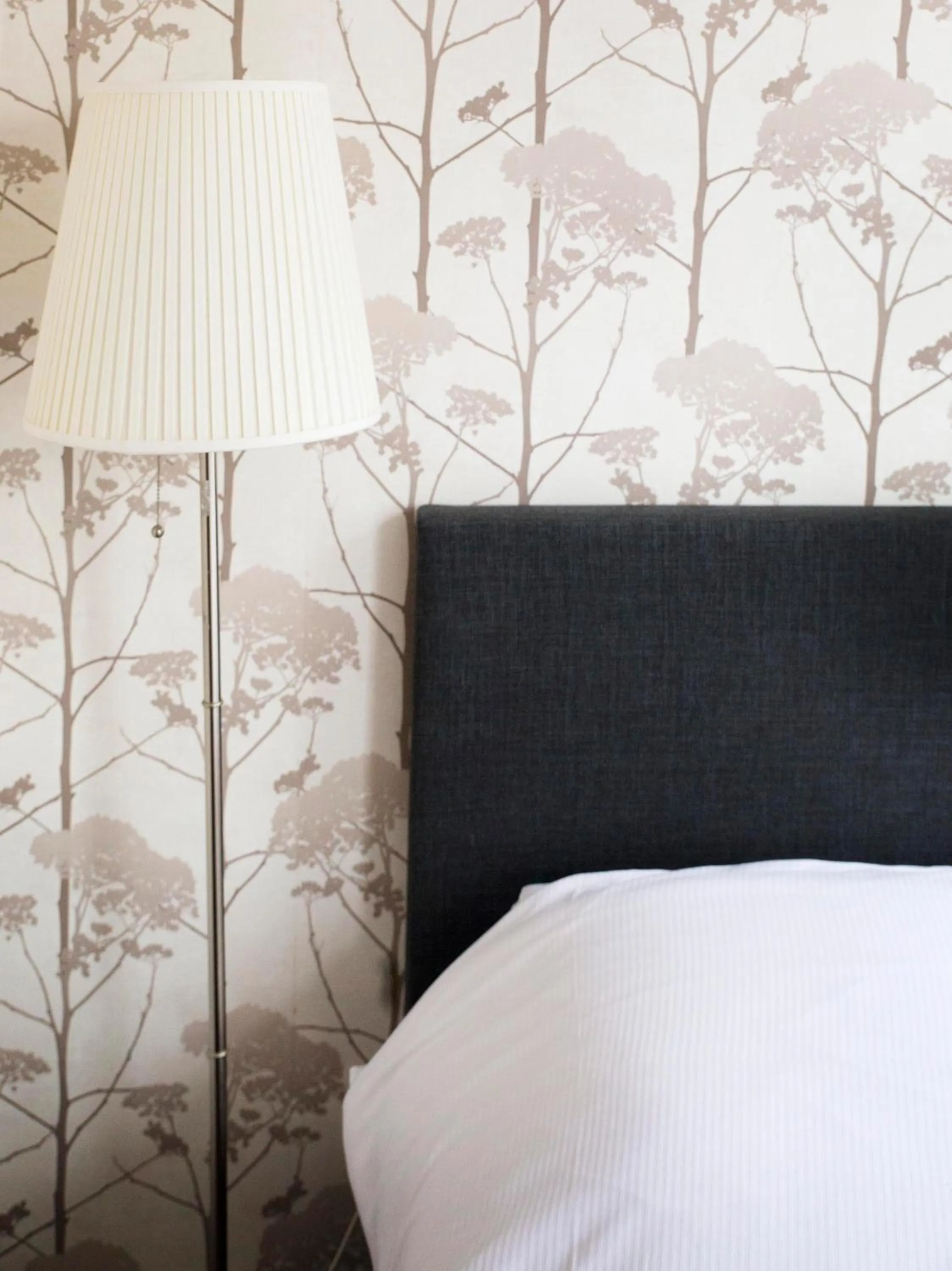 Decorative detail, Bed in Hotel Carillon