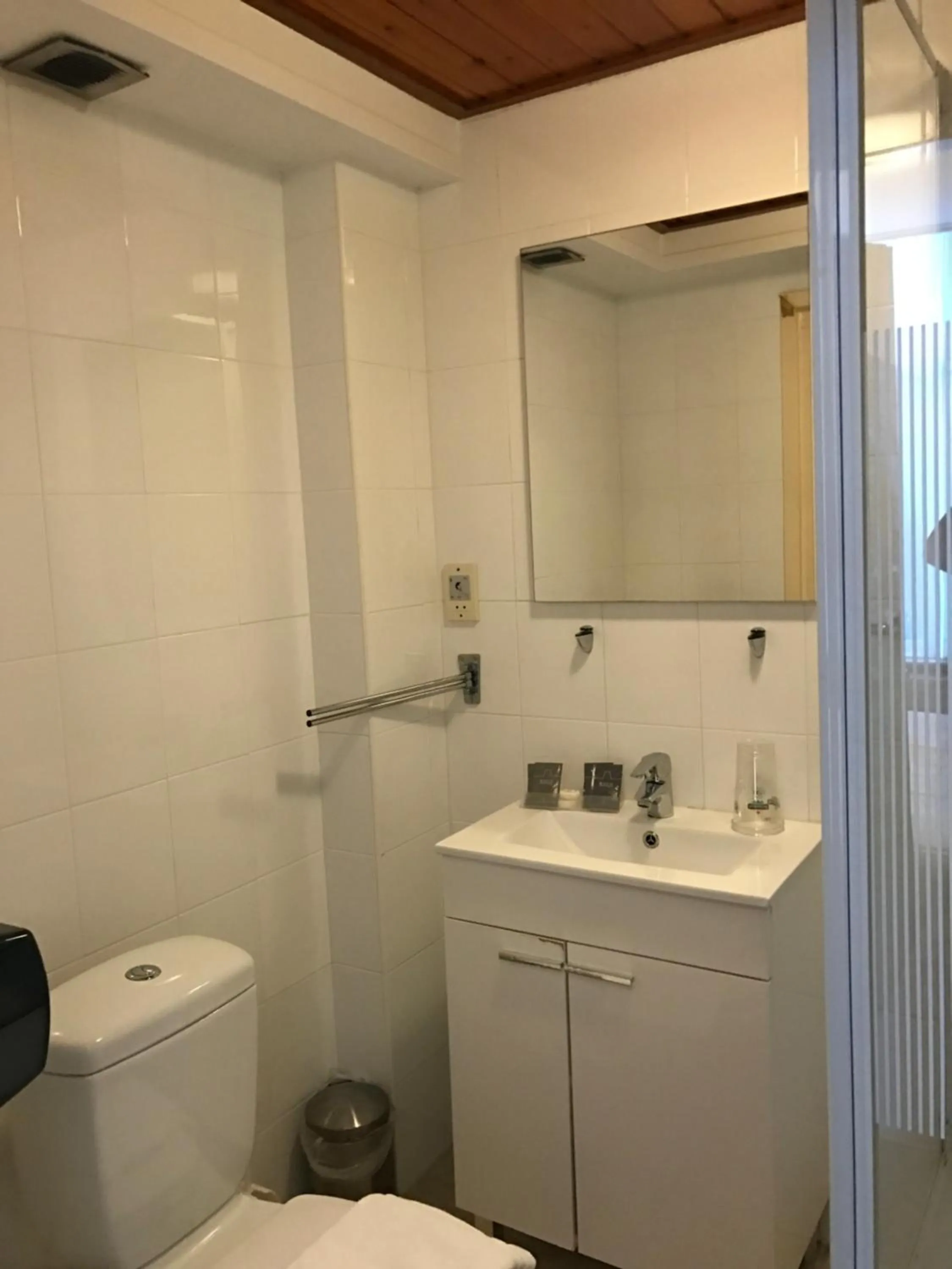 Bathroom in Hotel Carillon