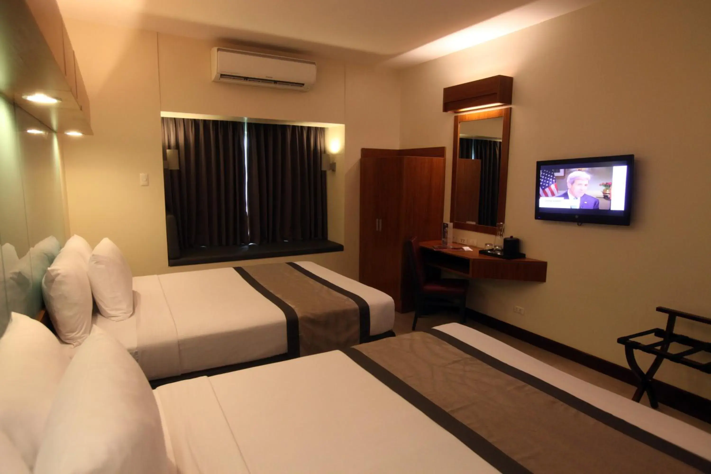 TV and multimedia, Bed in Microtel by Wyndham UP Technohub TV and multimedia, Bed in Microtel by Wyndham UP Technohub