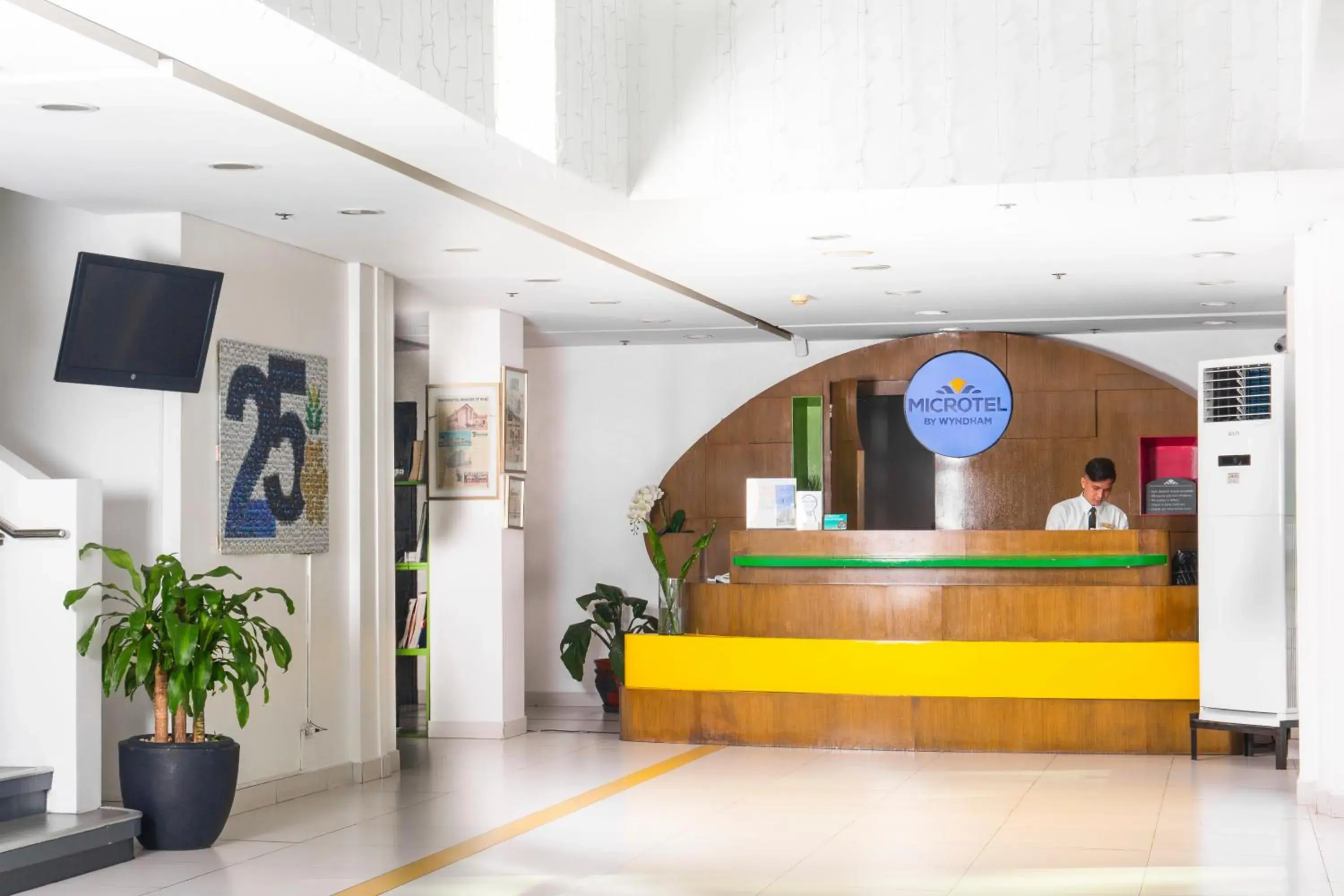 Lobby or reception in Microtel by Wyndham UP Technohub Lobby or reception in Microtel by Wyndham UP Technohub