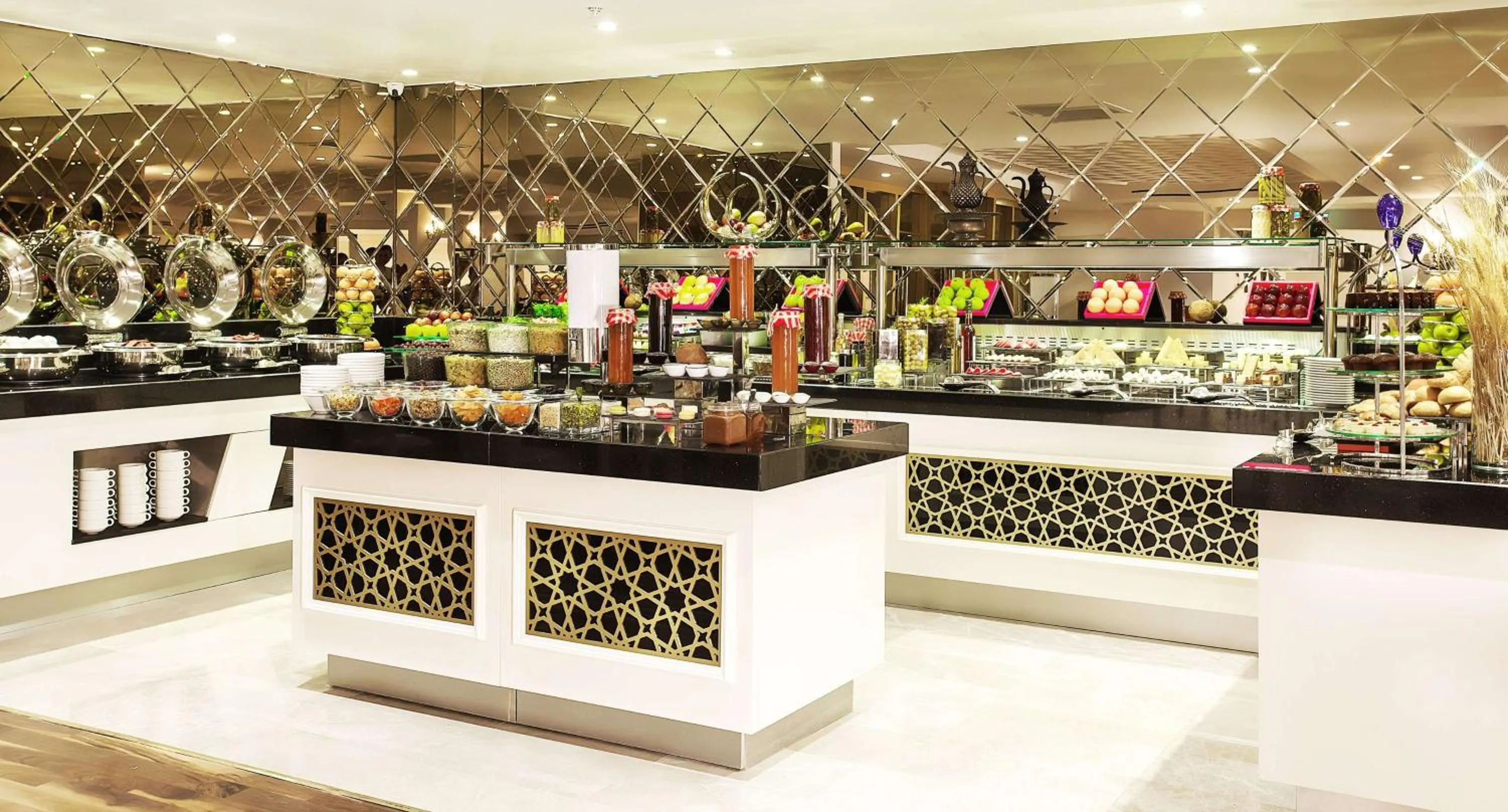 Dining area in DoubleTree By Hilton Gaziantep