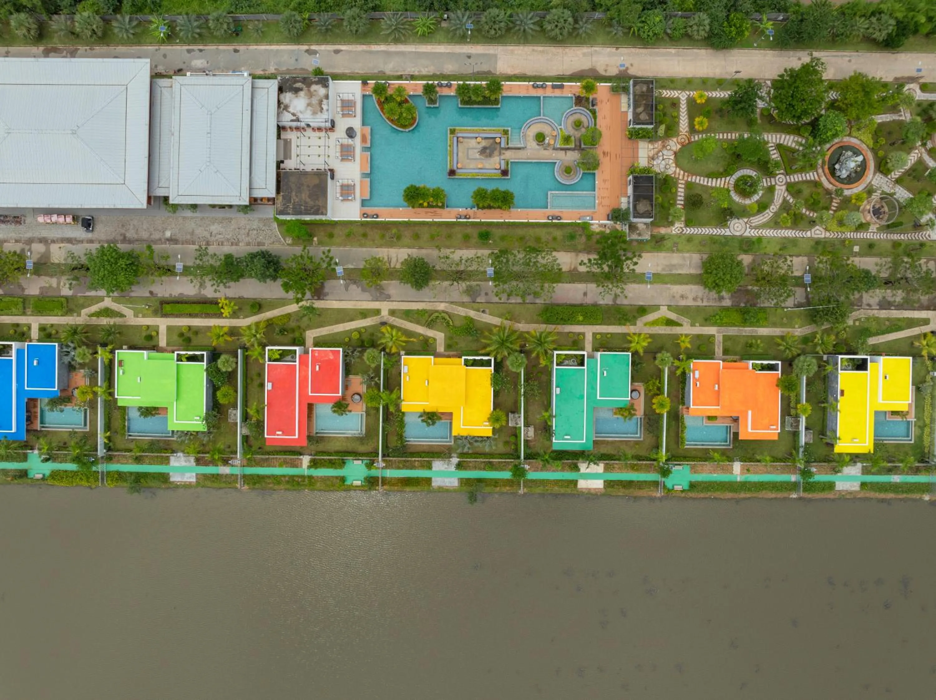 Swimming pool in Wonderland Suites and Resort