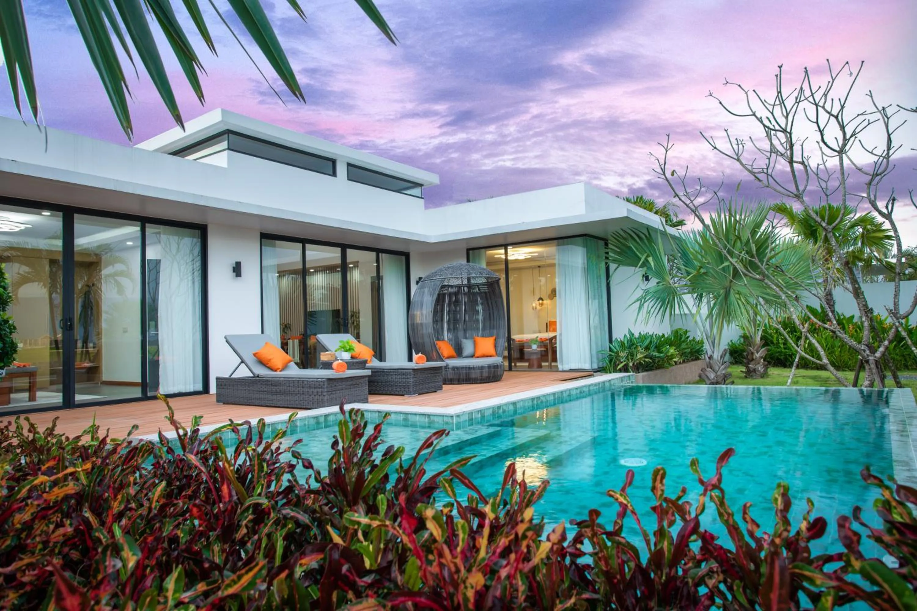 Swimming pool in Wonderland Suites and Resort