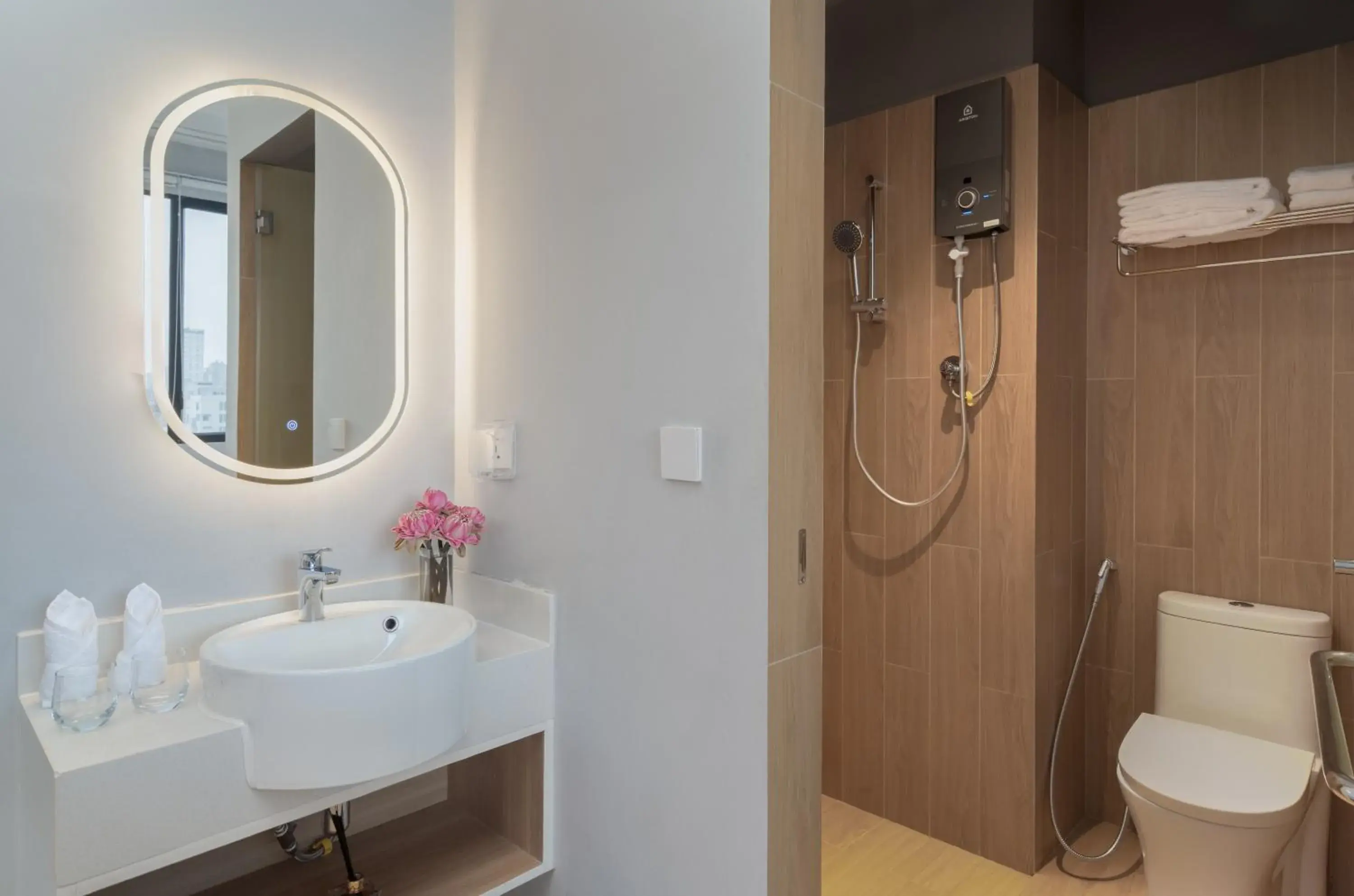 Twin Bed Room in Emerald Hotel Residence Twin Bed Room in Emerald Hotel Residence