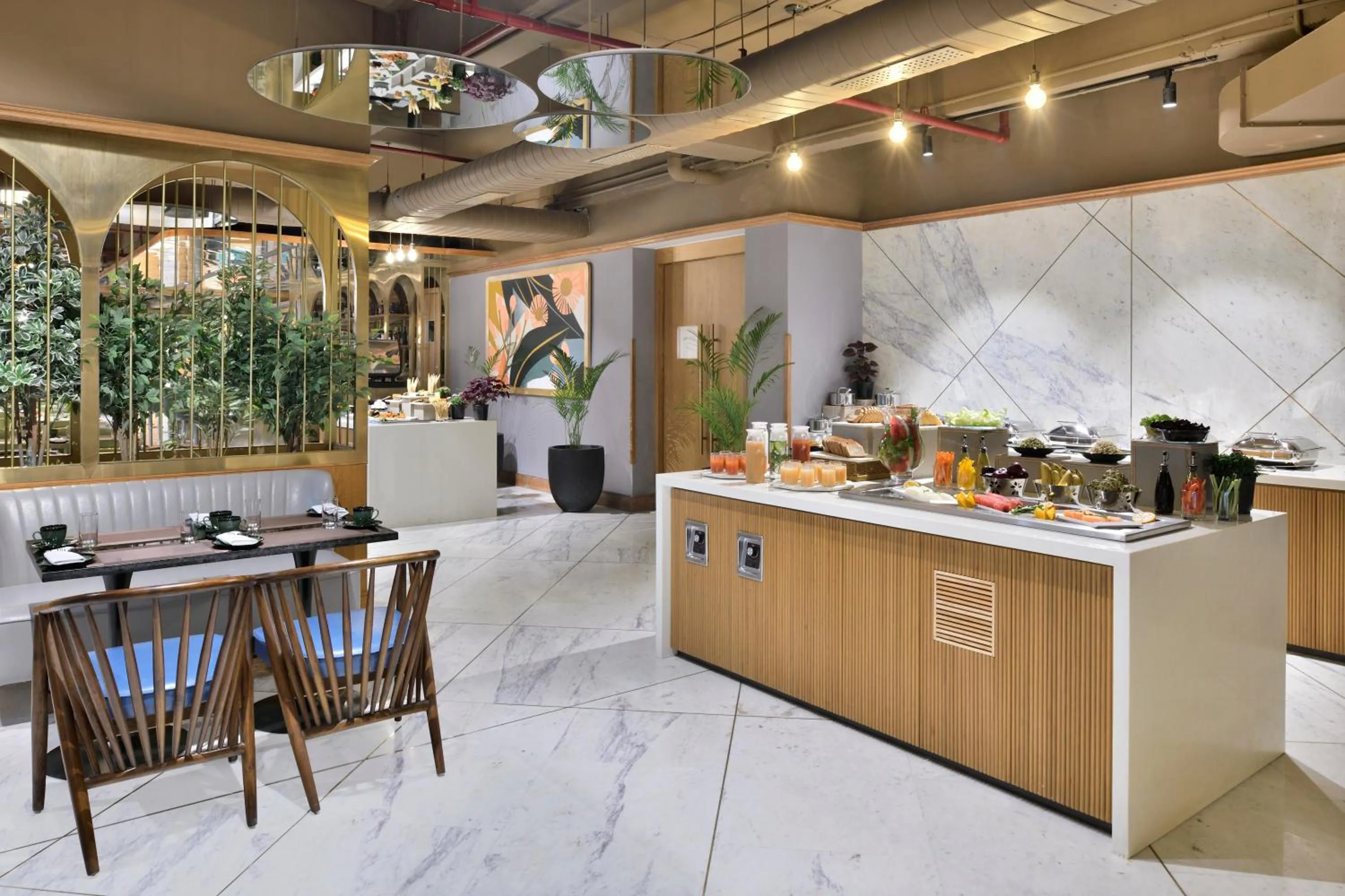 Restaurant/places to eat in Citadines Paras Square Gurugram