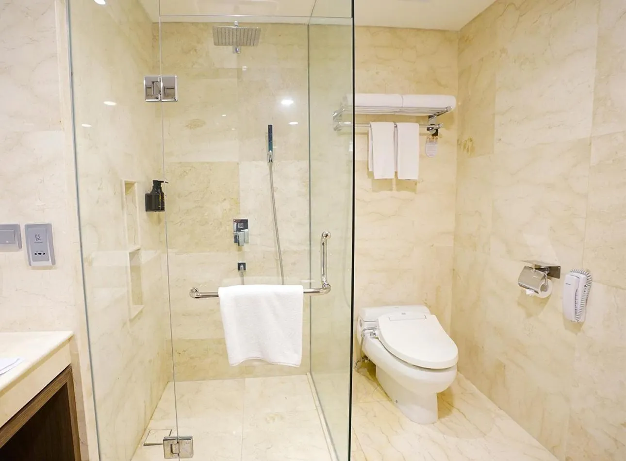 Shower in Platinum Hotel Jimbaran Beach Bali