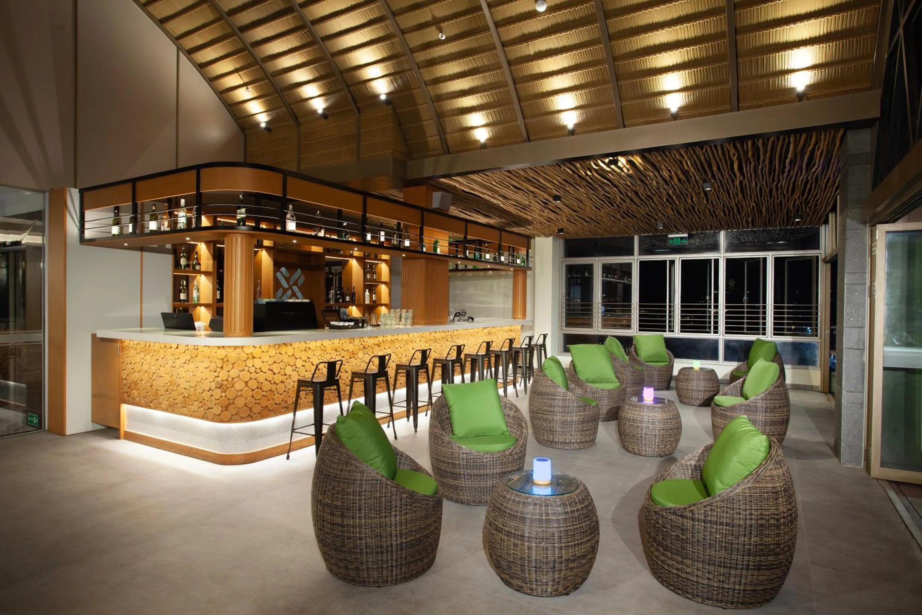 Restaurant/places to eat in Platinum Hotel Jimbaran Beach Bali