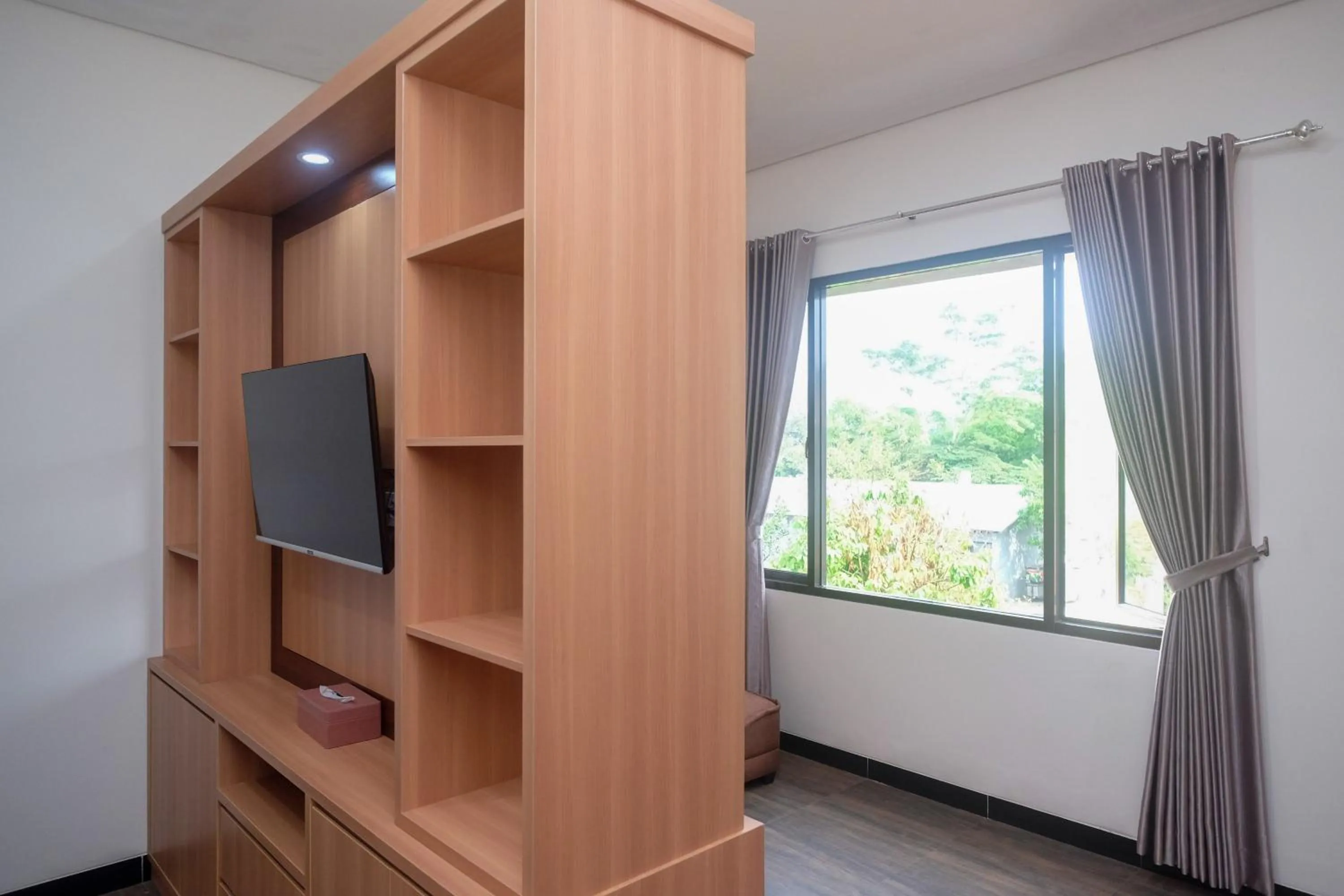 Urbanview Grand Lotus Hotel by RedDoorz