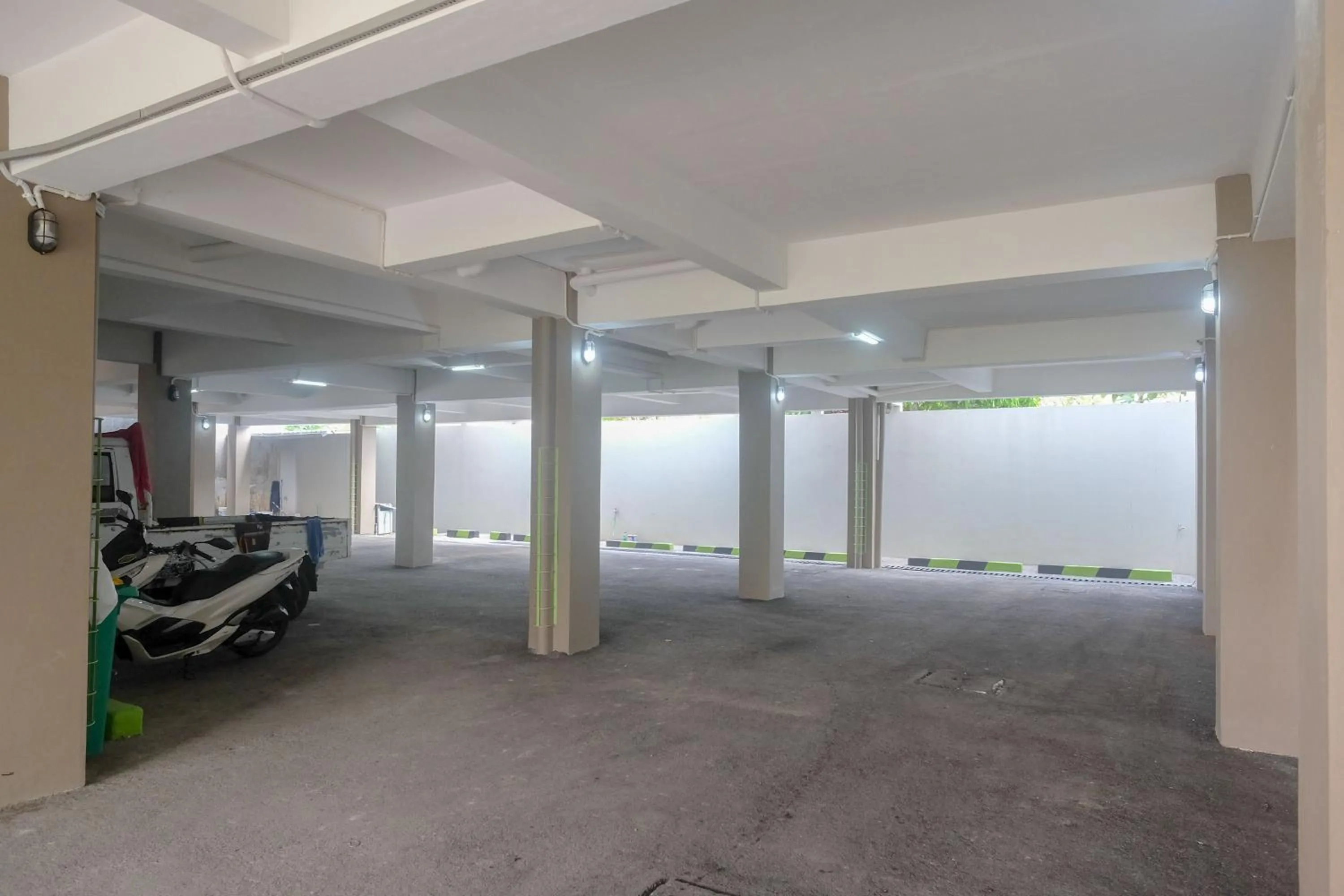 Urbanview Grand Lotus Hotel by RedDoorz