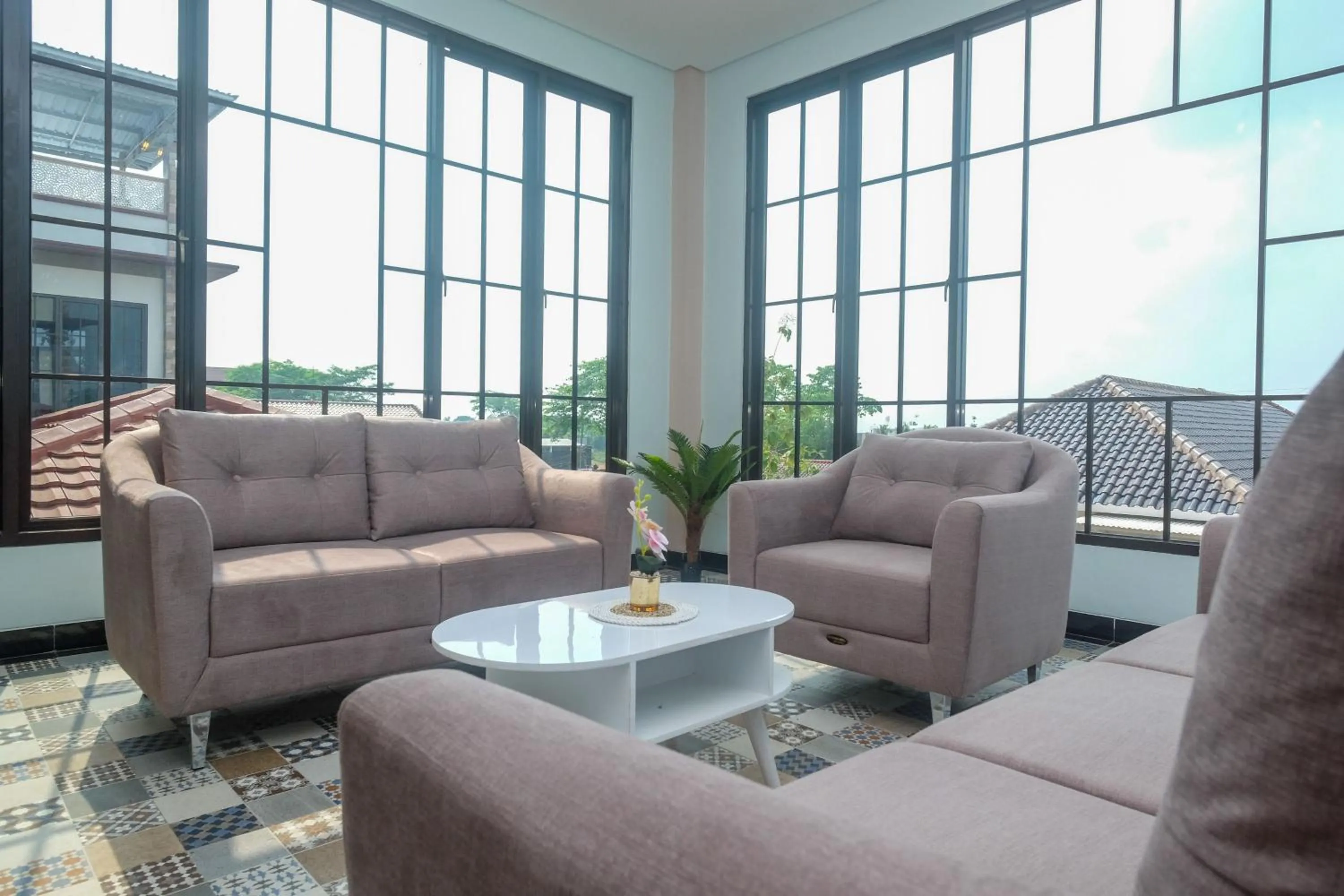 Urbanview Grand Lotus Hotel by RedDoorz