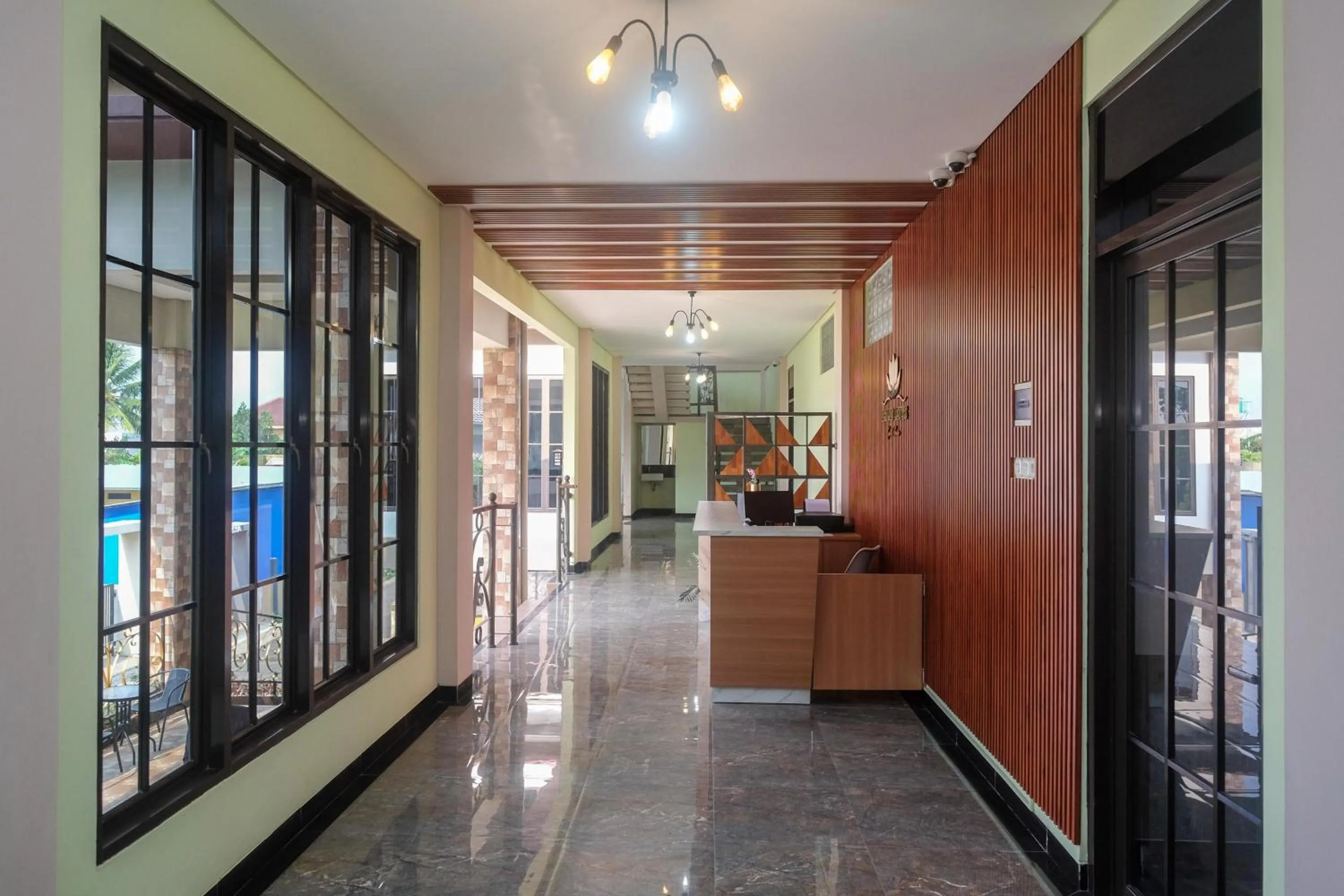 Urbanview Grand Lotus Hotel by RedDoorz