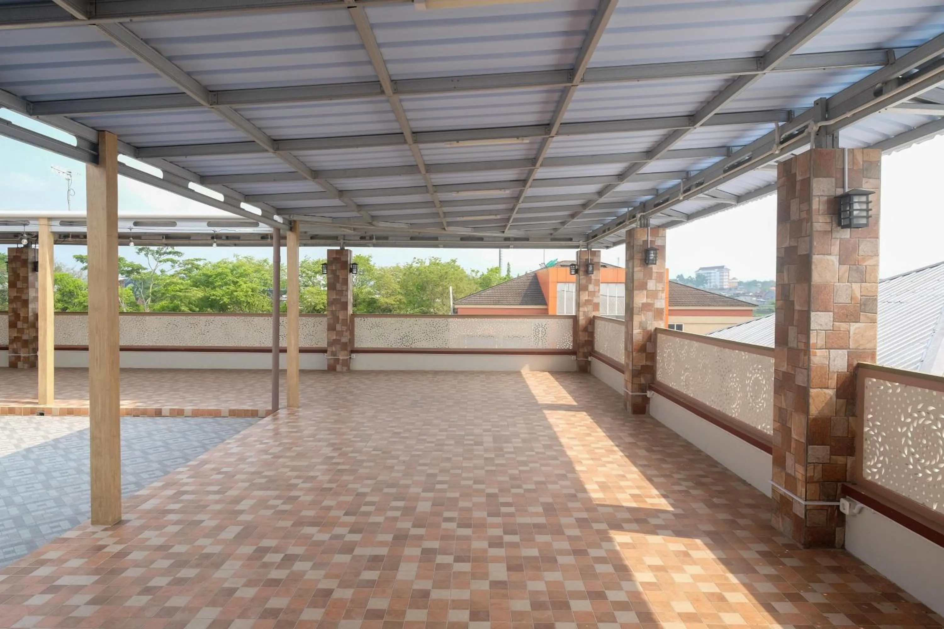 Urbanview Grand Lotus Hotel by RedDoorz