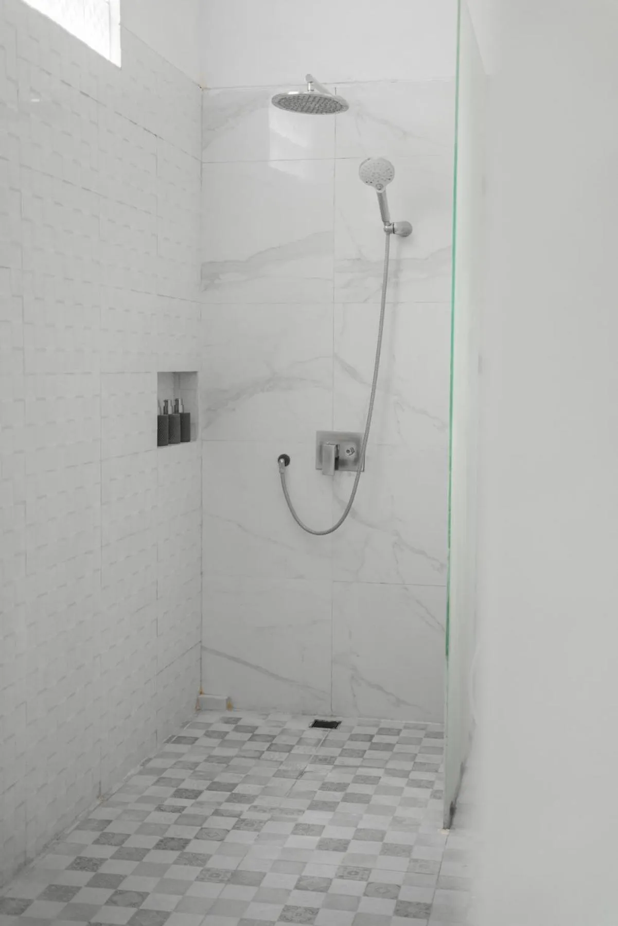 Shower in Bali Invest Living