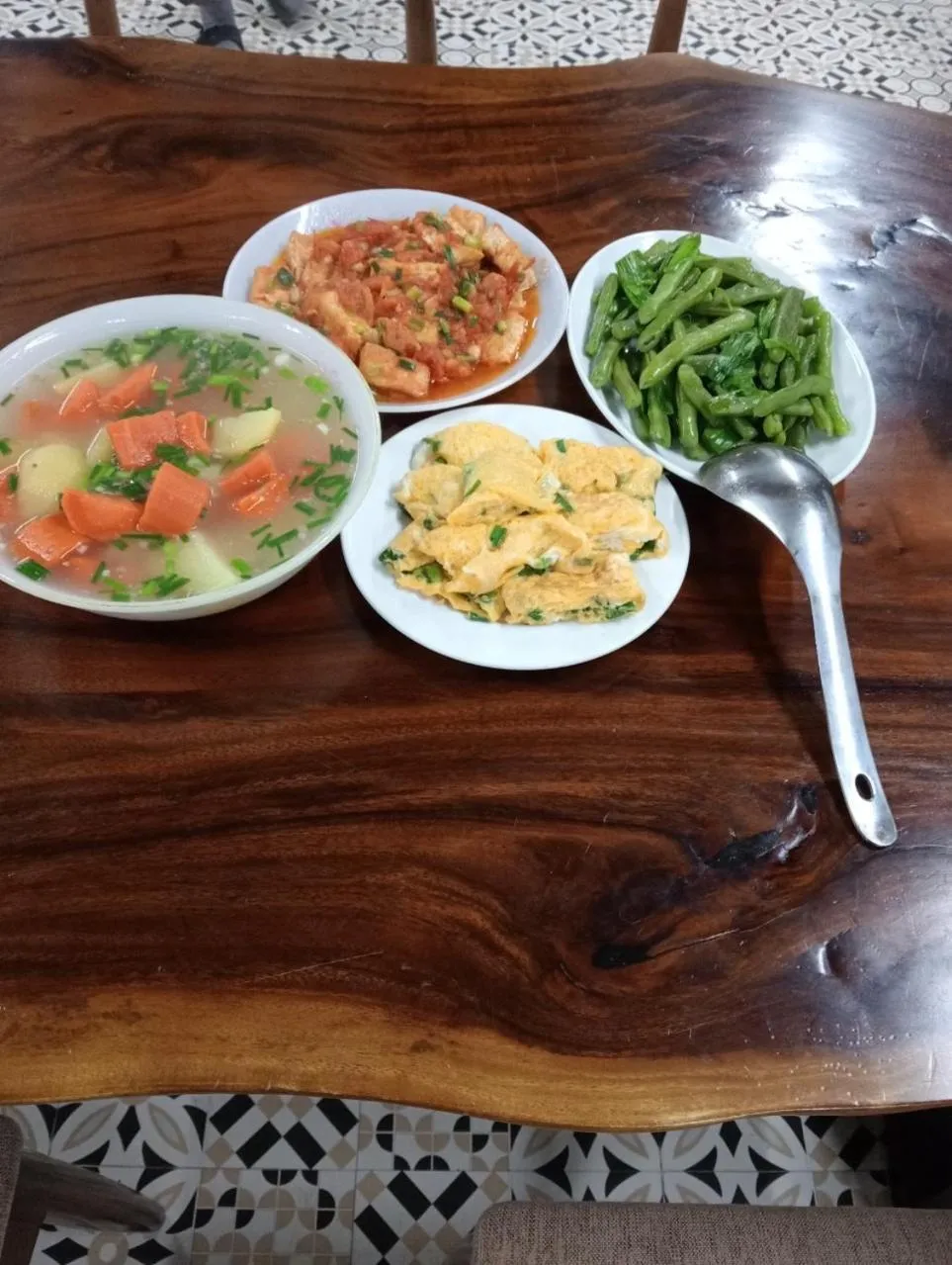Food in Lake House