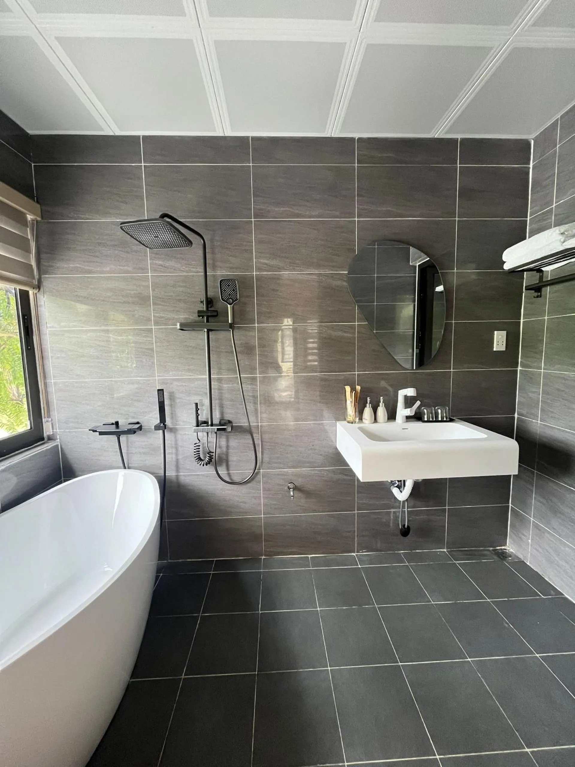 Shower in Lake House