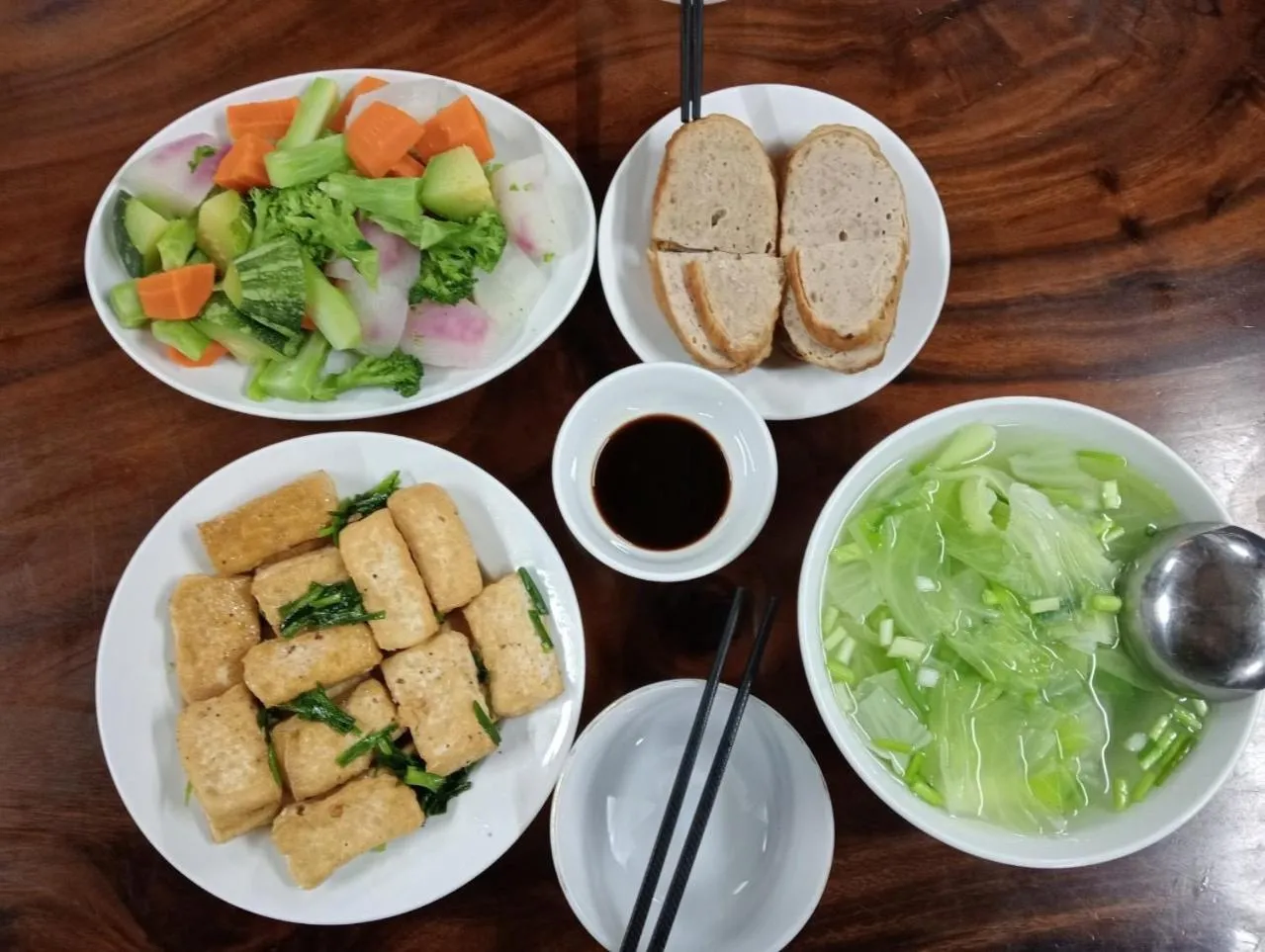 Food in Lake House
