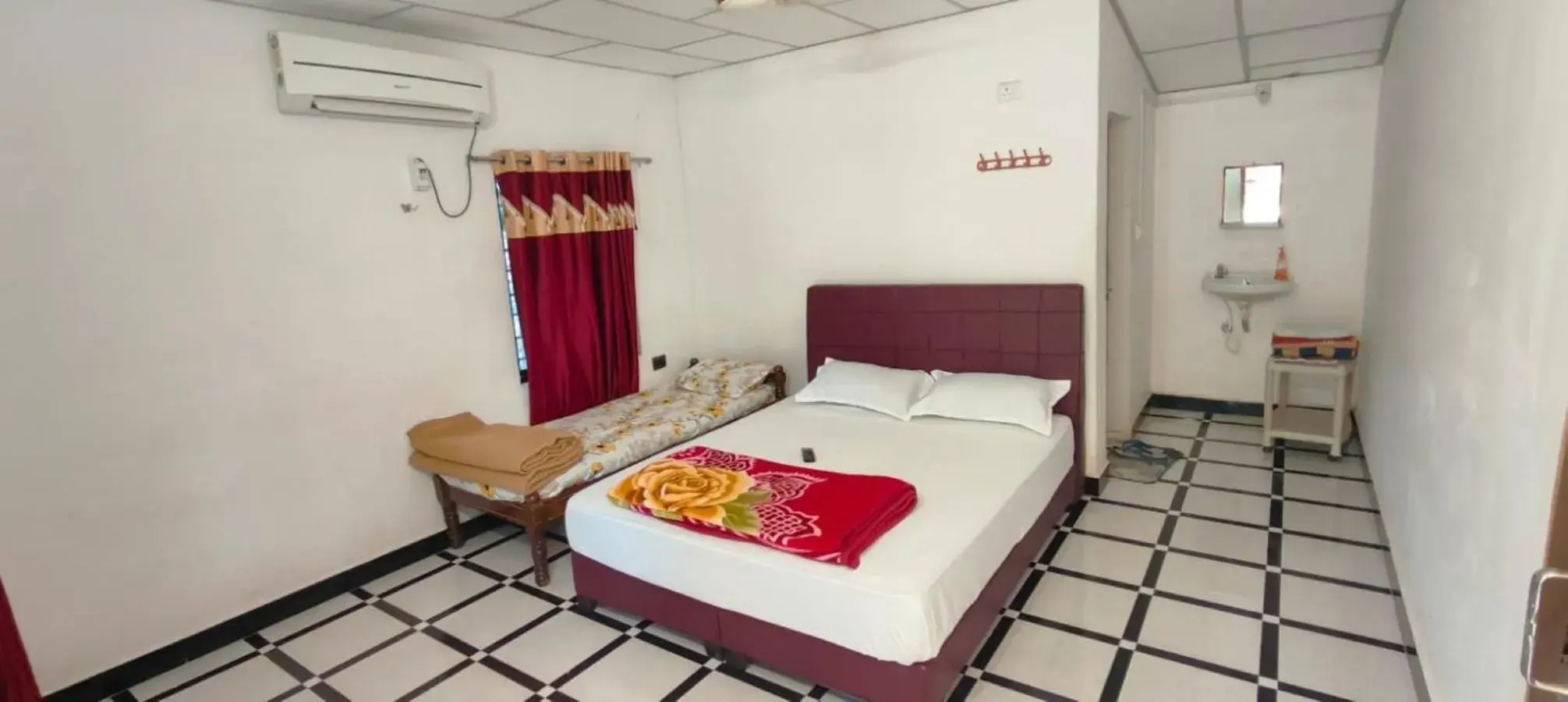 Deluxe Twin Room in Gokul farm house Deluxe Twin Room in Gokul farm house