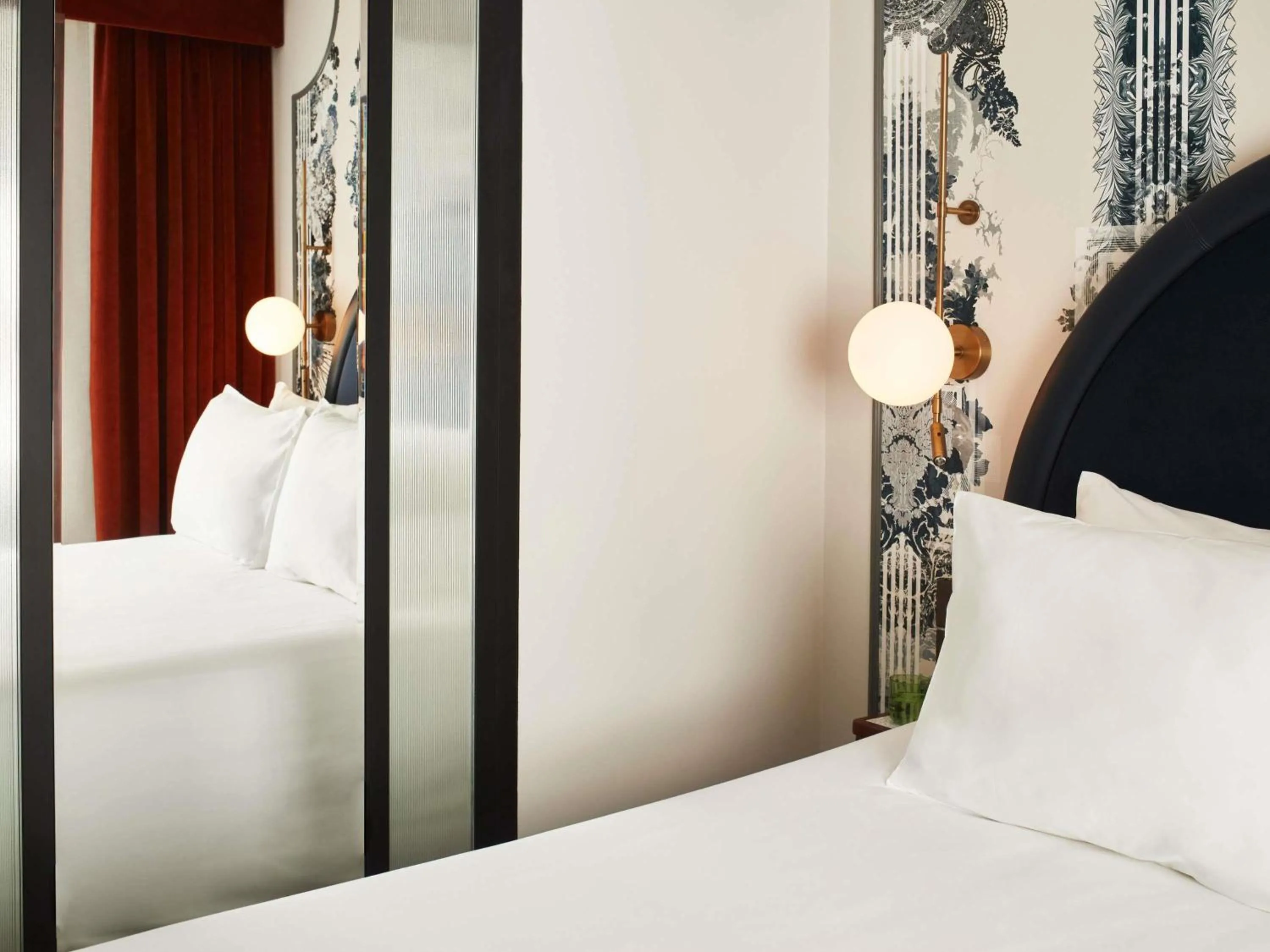 Bedroom, Bed in Hyde London City - St Paul's