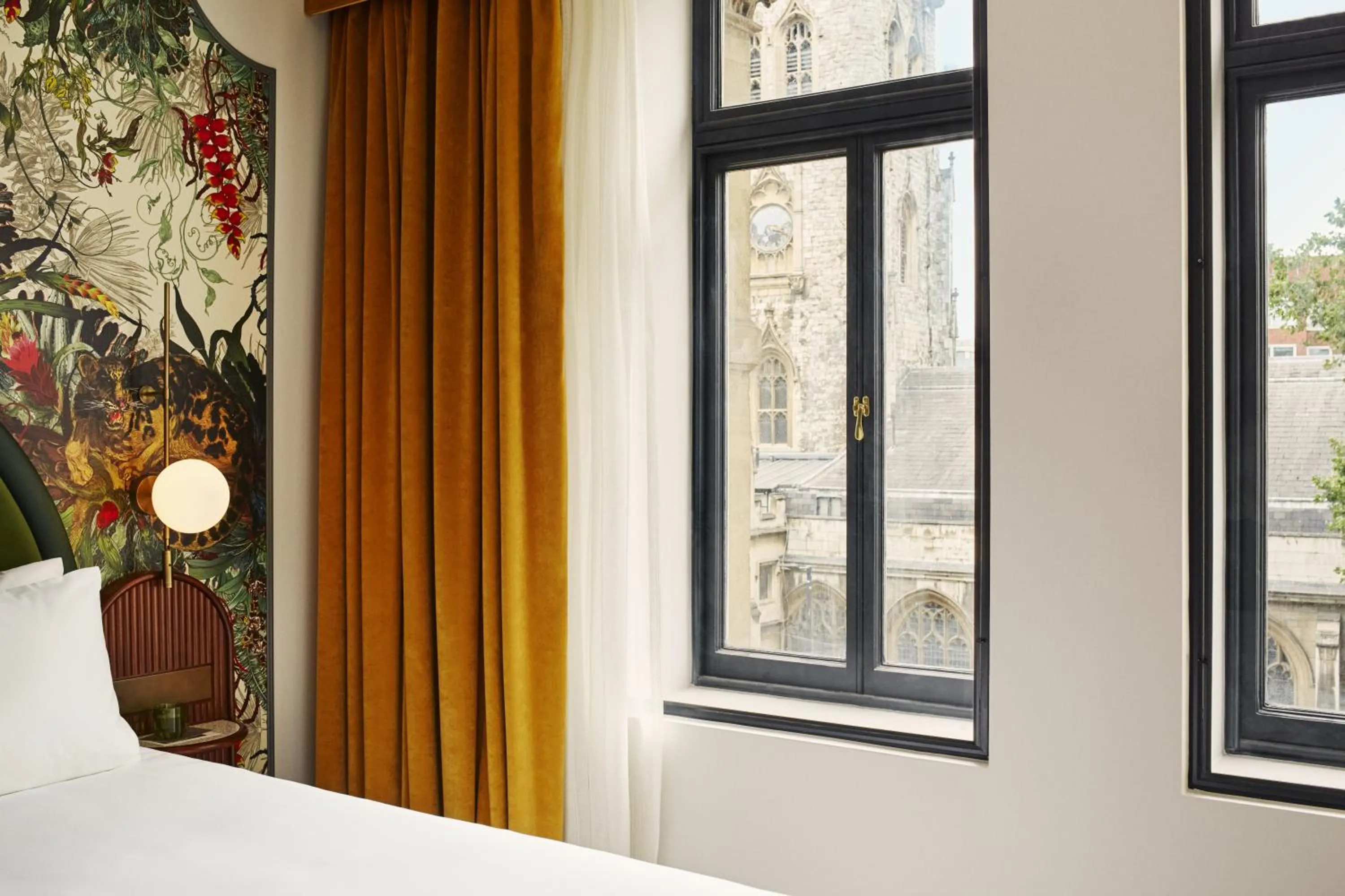 Bedroom, Bed in Hyde London City - St Paul's