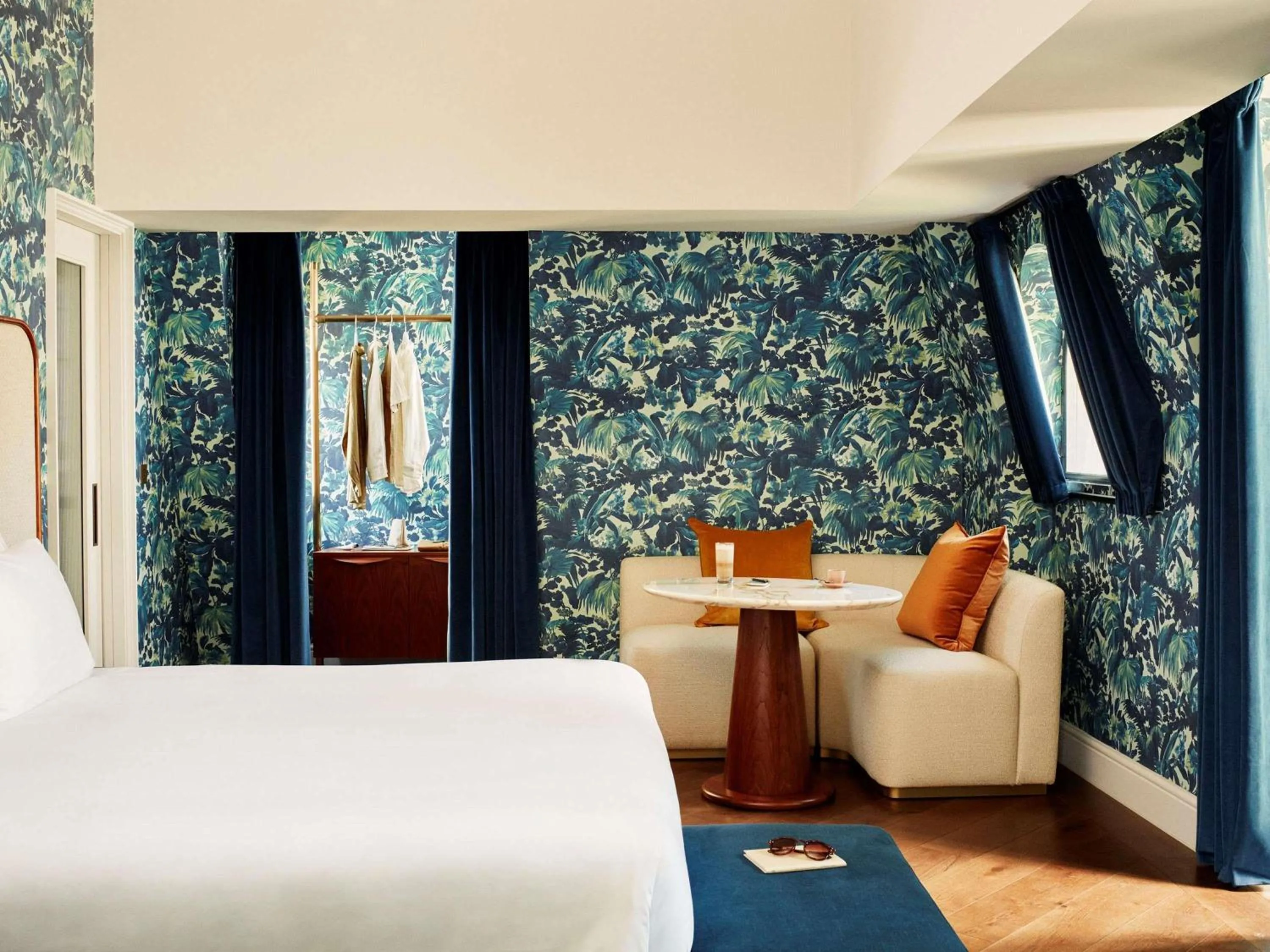 Bedroom, Bed in Hyde London City - St Paul's