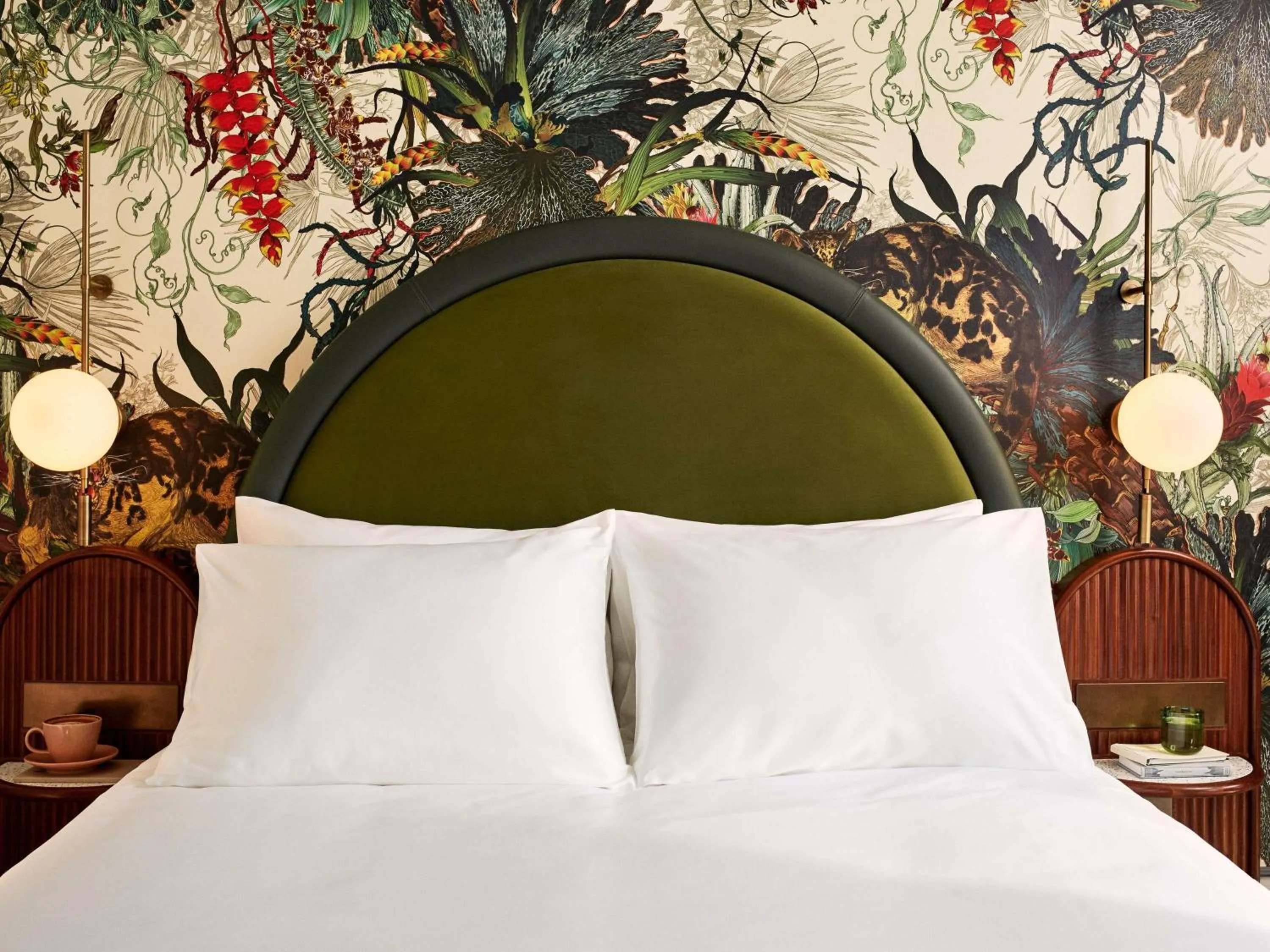 Bedroom, Bed in Hyde London City - St Paul's