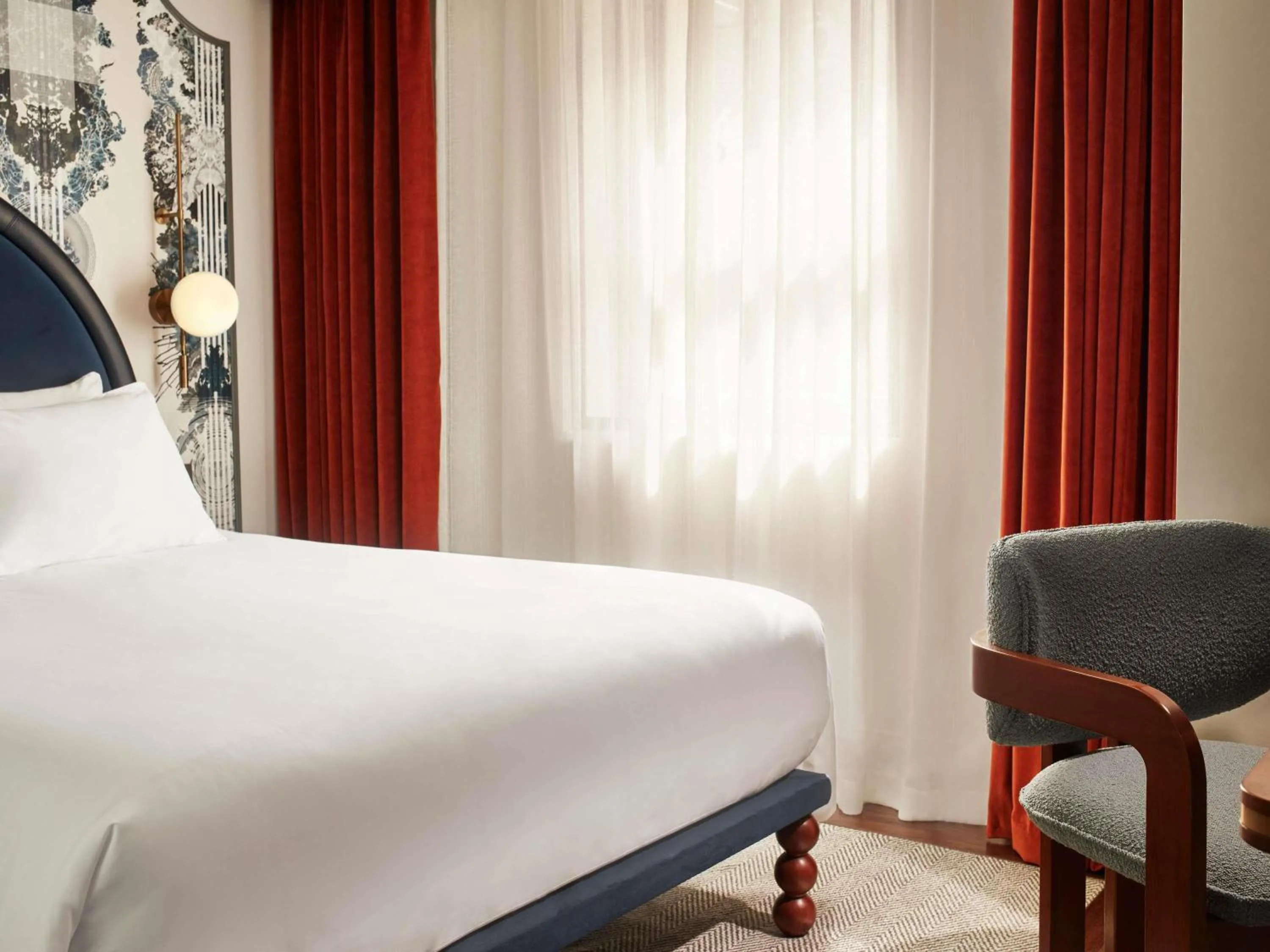 Bedroom, Bed in Hyde London City - St Paul's