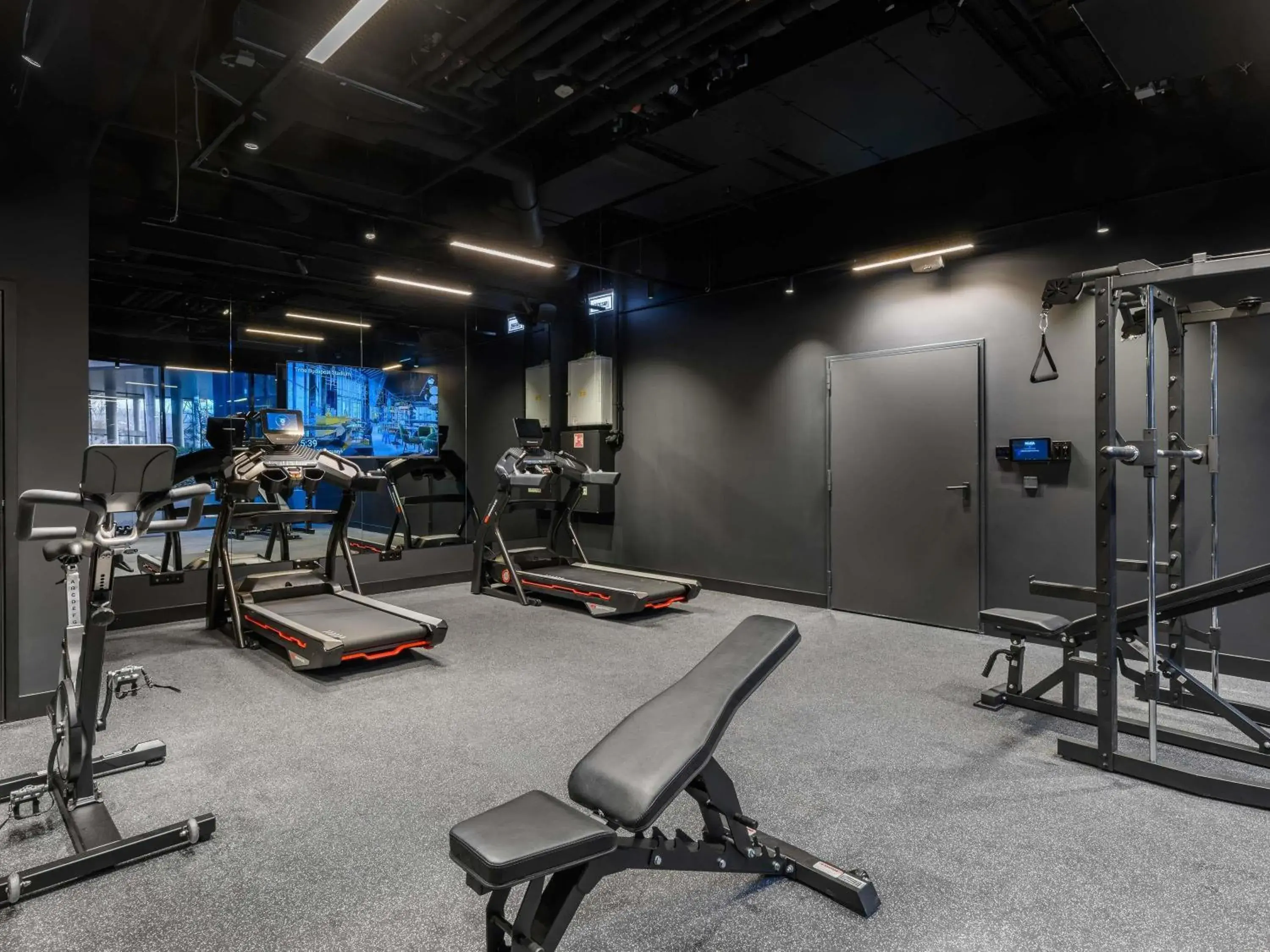 Fitness centre/facilities in TRIBE Budapest Stadium Fitness centre/facilities in TRIBE Budapest Stadium