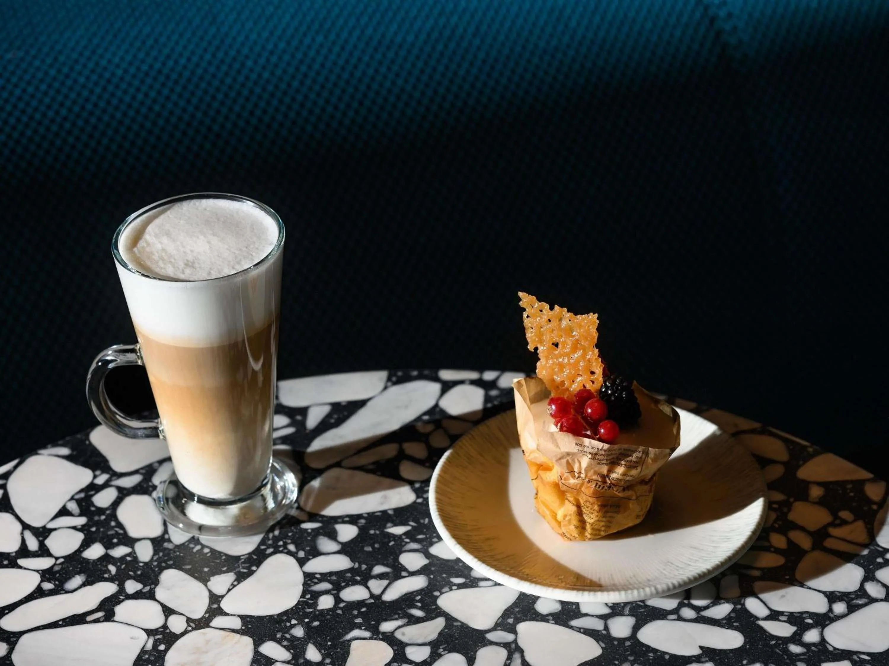 Lounge or bar in TRIBE Budapest Stadium