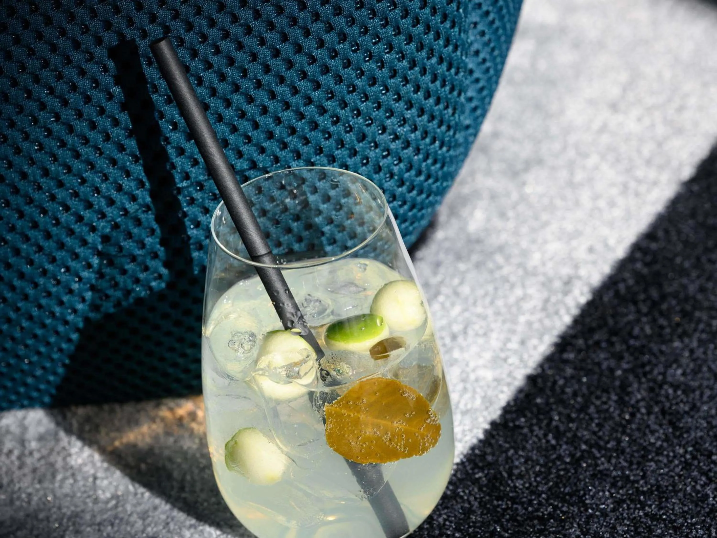 Lounge or bar in TRIBE Budapest Stadium