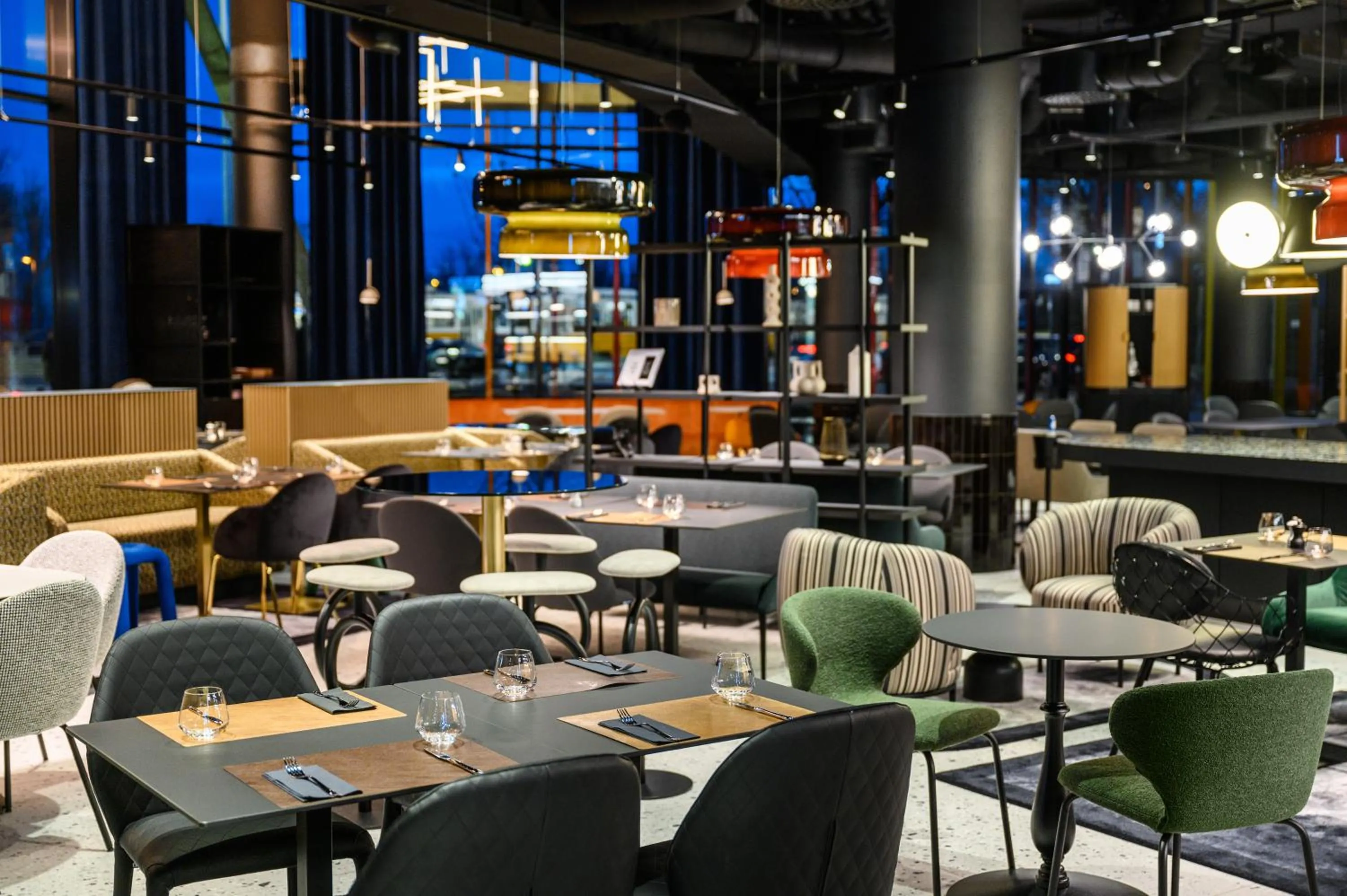 Restaurant/places to eat in ibis Budapest Stadium