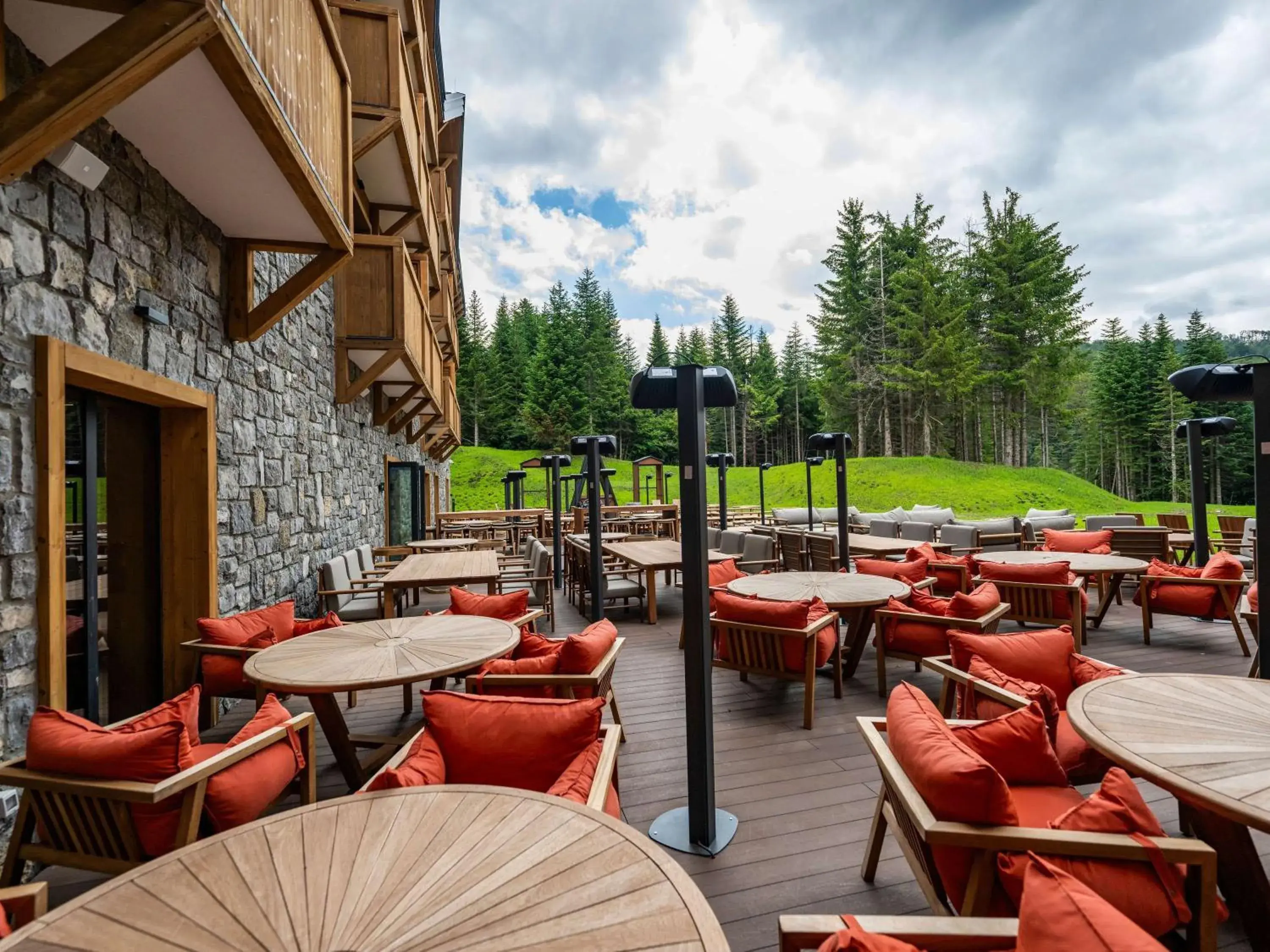 Restaurant/places to eat in Swissôtel Resort Kolasin Restaurant/places to eat in Swissôtel Resort Kolasin