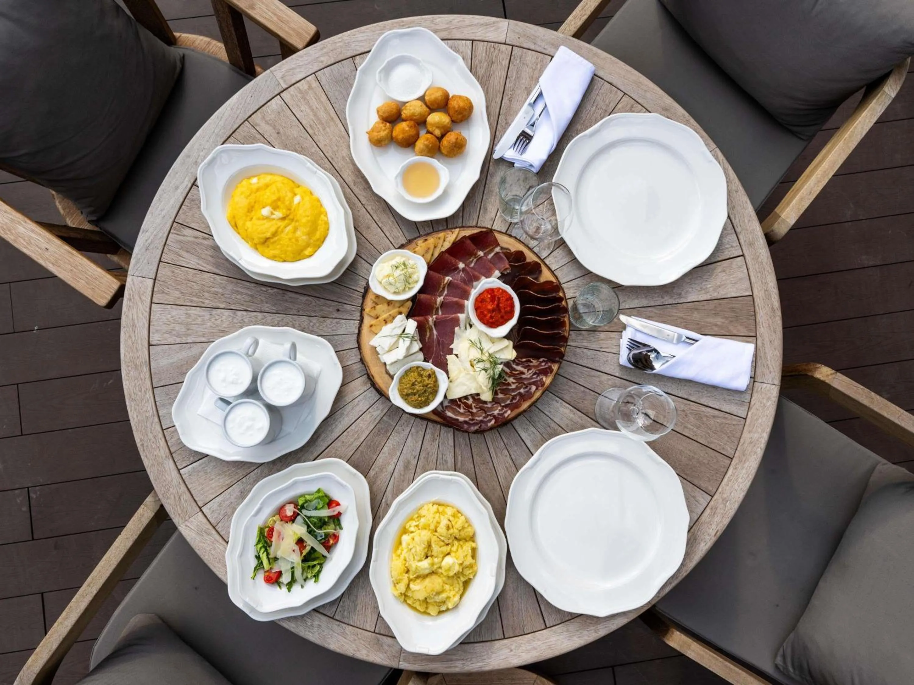 Restaurant/places to eat in Swissôtel Resort Kolasin