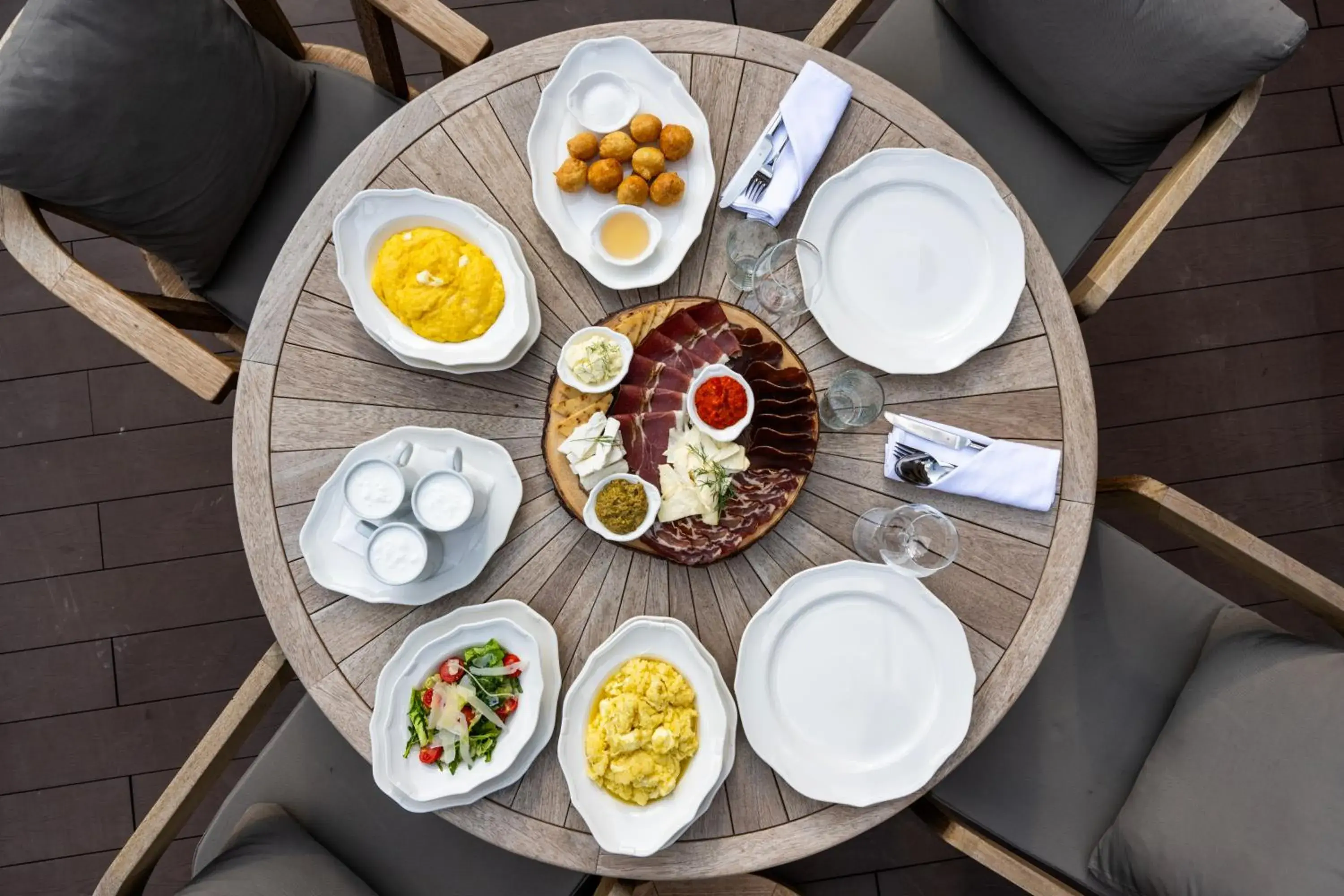 Restaurant/places to eat in Swissôtel Resort Kolasin Restaurant/places to eat in Swissôtel Resort Kolasin