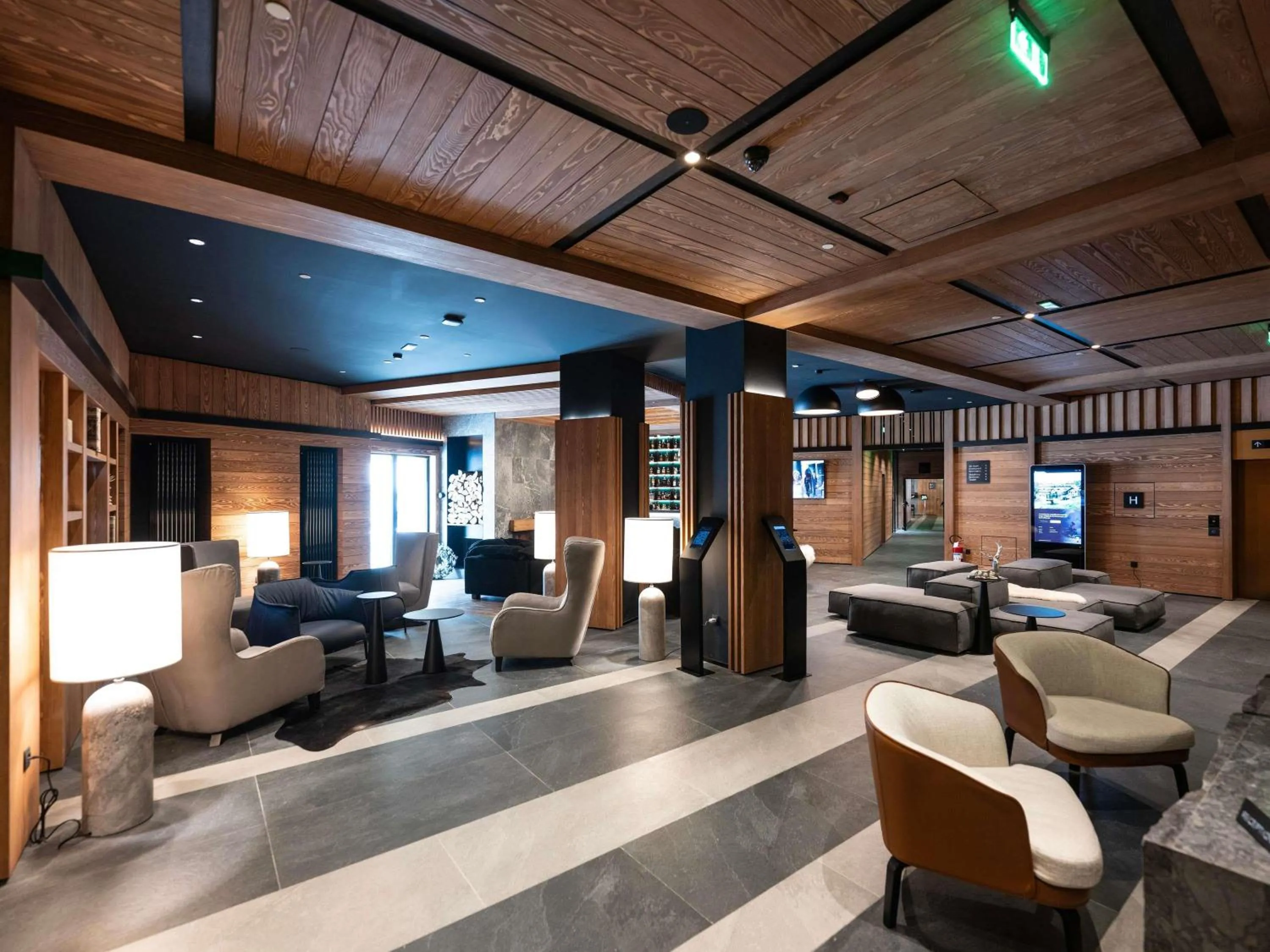 Lounge or bar in Swissôtel Resort Kolasin