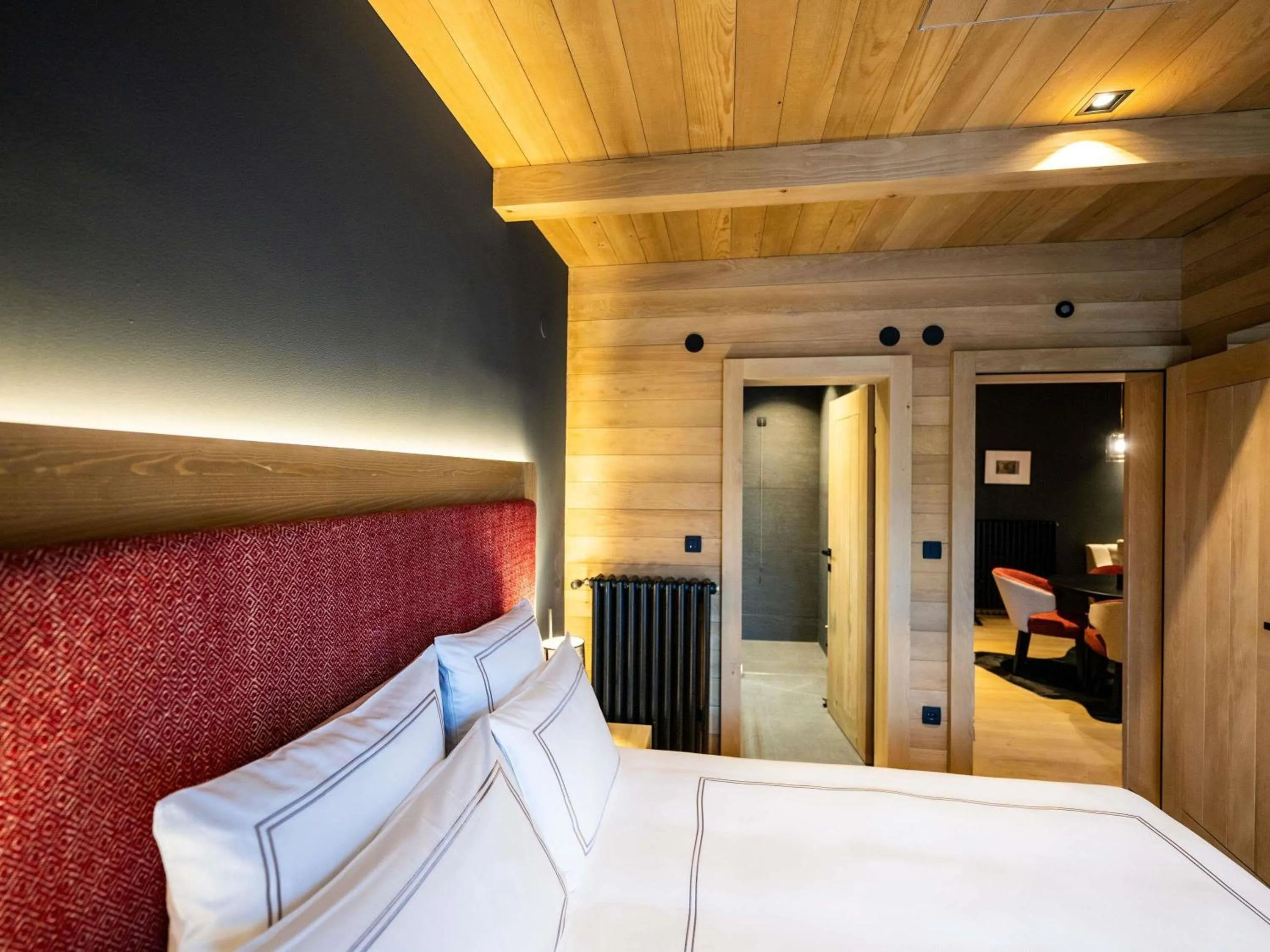 Bedroom, Bed in Swissôtel Resort Kolasin