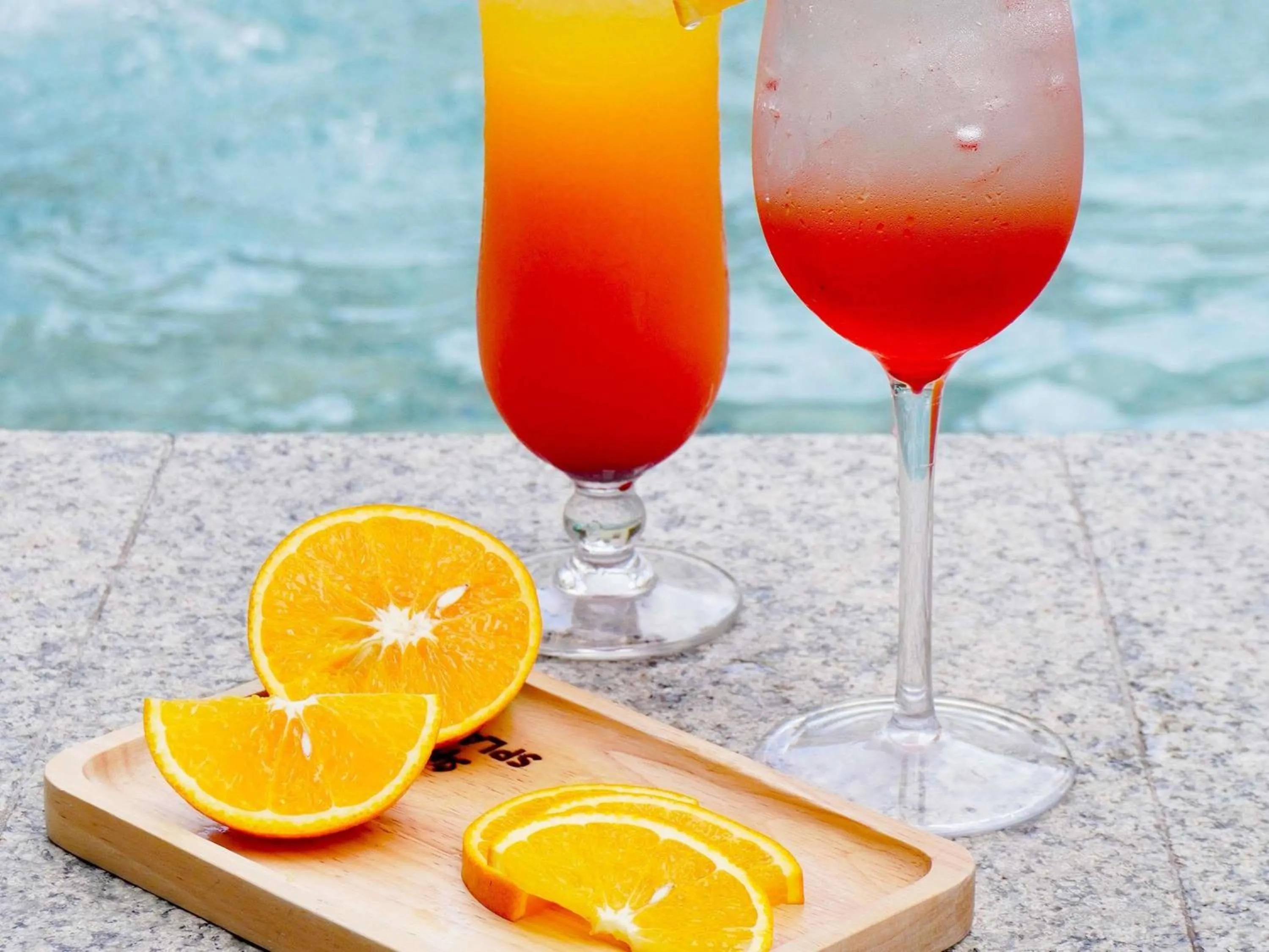 Lounge or bar in Novotel Living Bangkok Sukhumvit Legacy