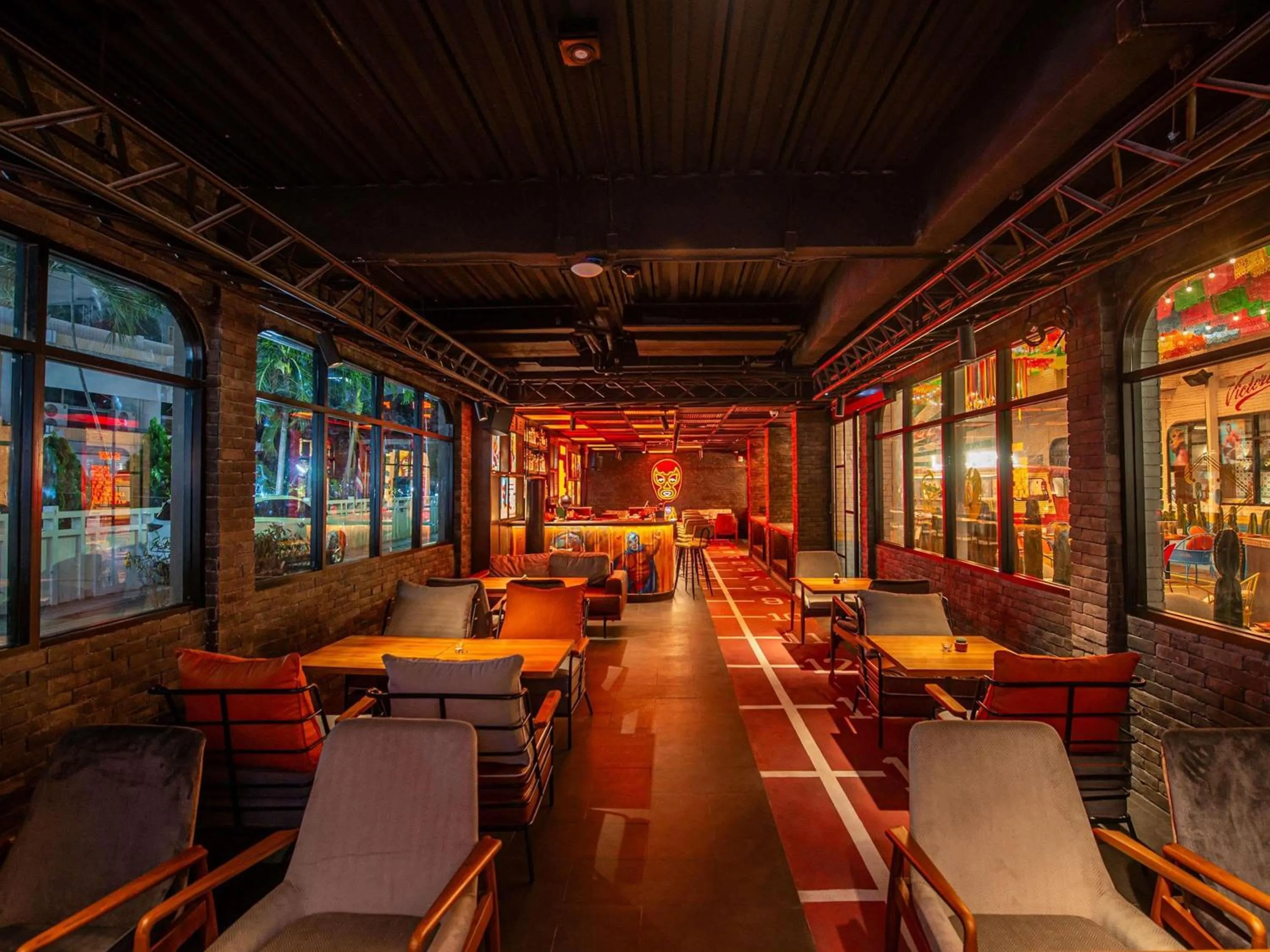 Lounge or bar in Novotel Living Bangkok Sukhumvit Legacy