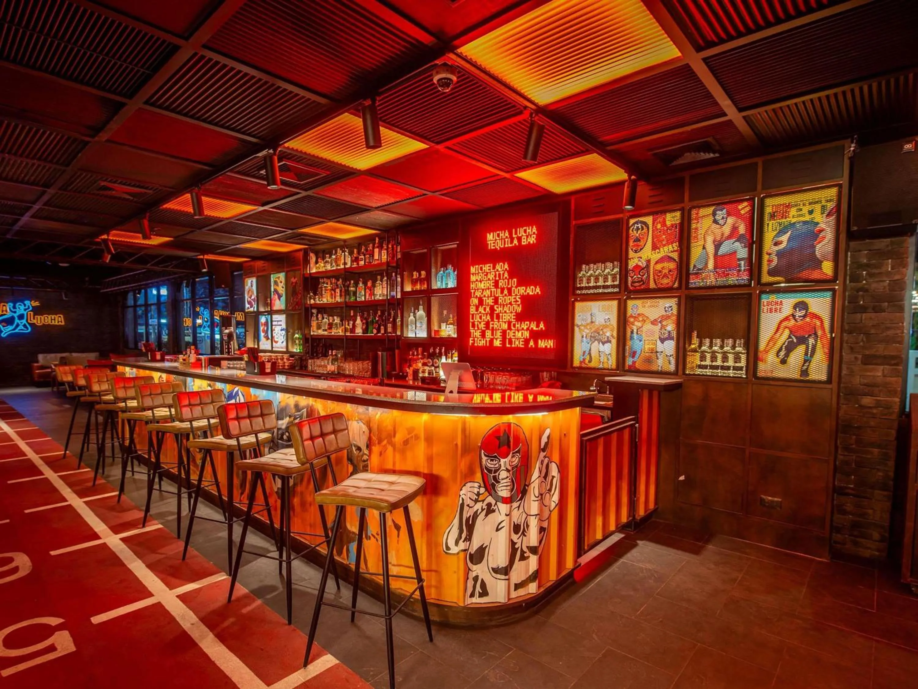 Lounge or bar in Novotel Living Bangkok Sukhumvit Legacy