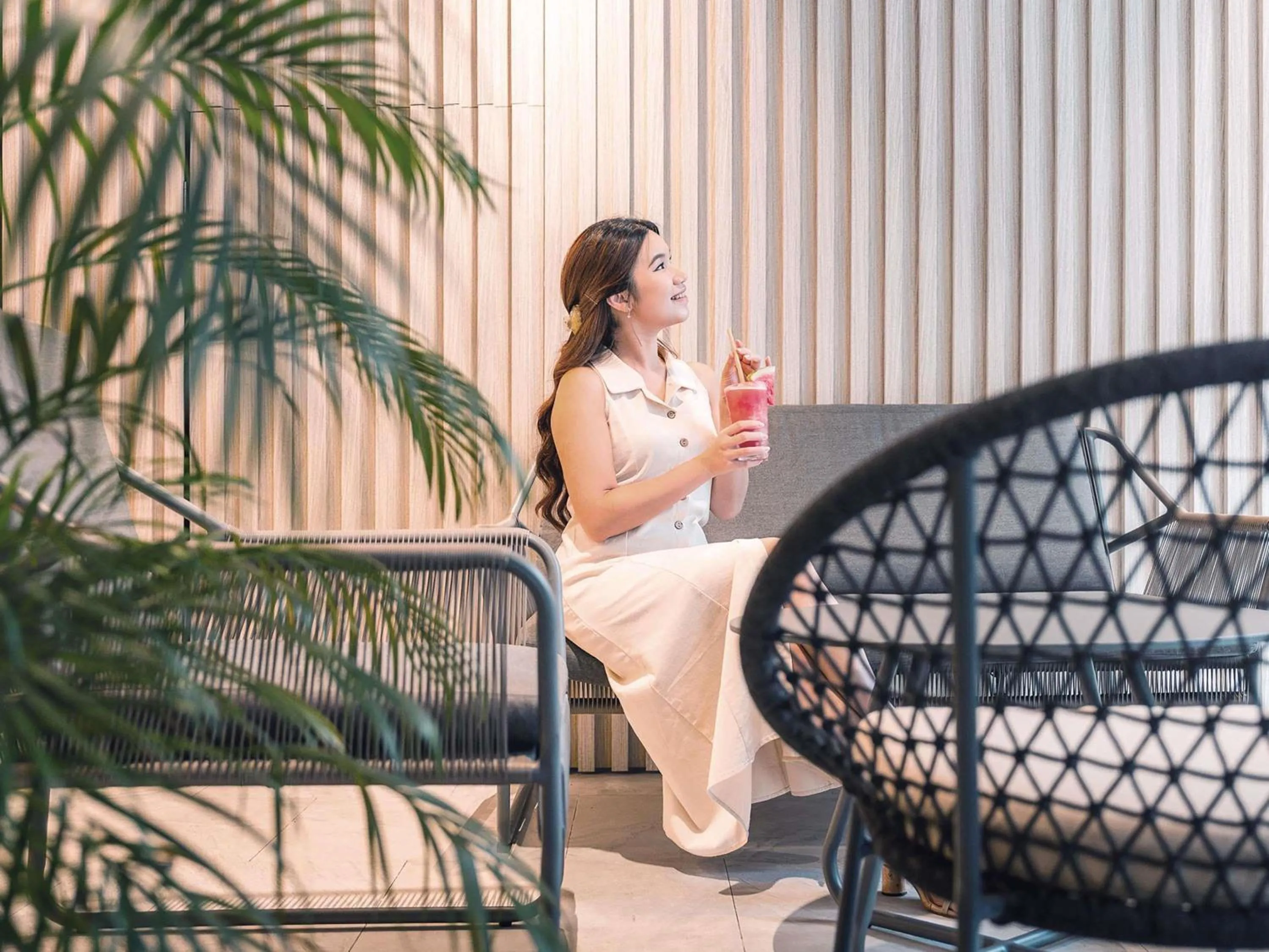 Lounge or bar in Novotel Living Bangkok Sukhumvit Legacy