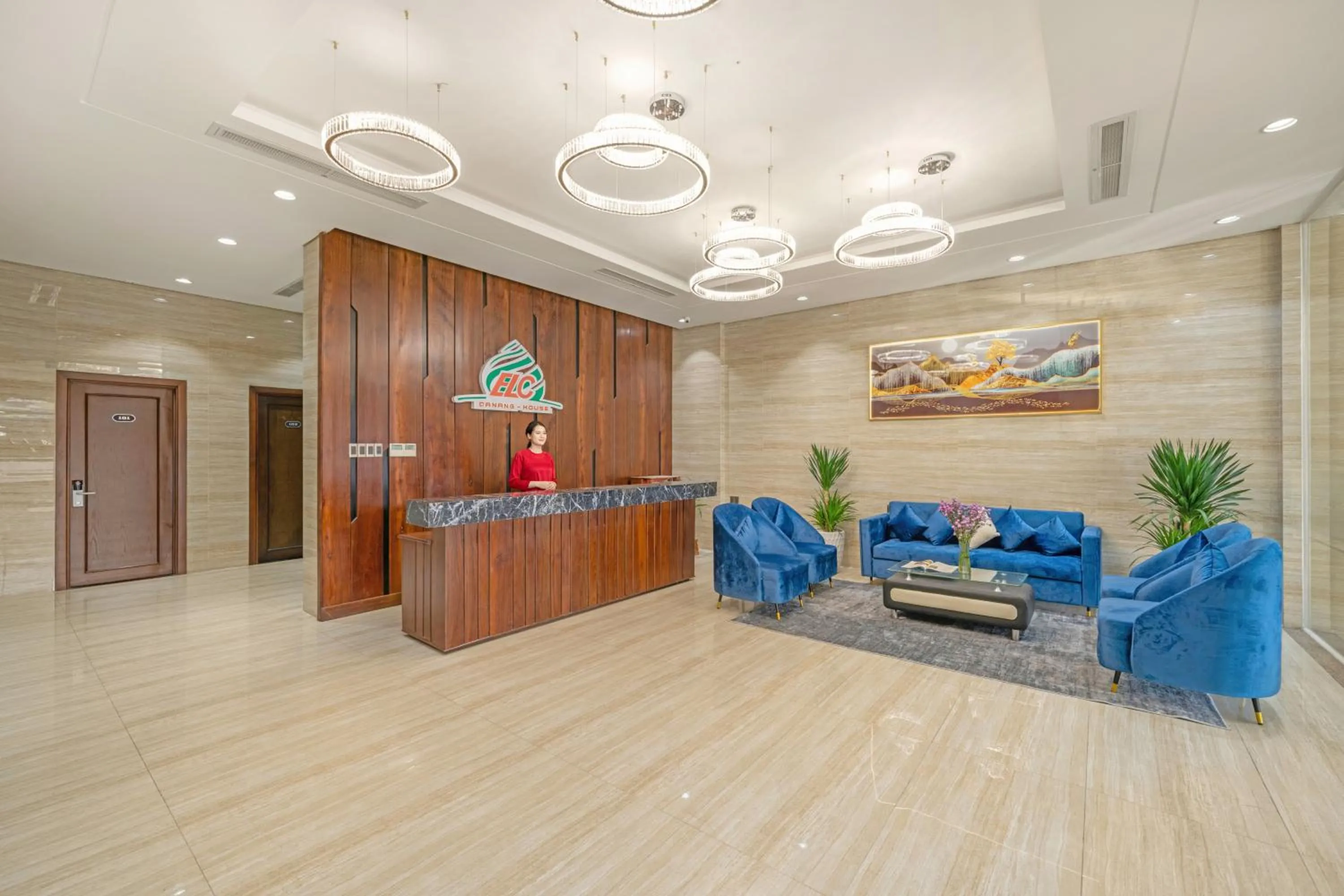 Communal lounge/ TV room in Dana Boutique Hotel & Apartment