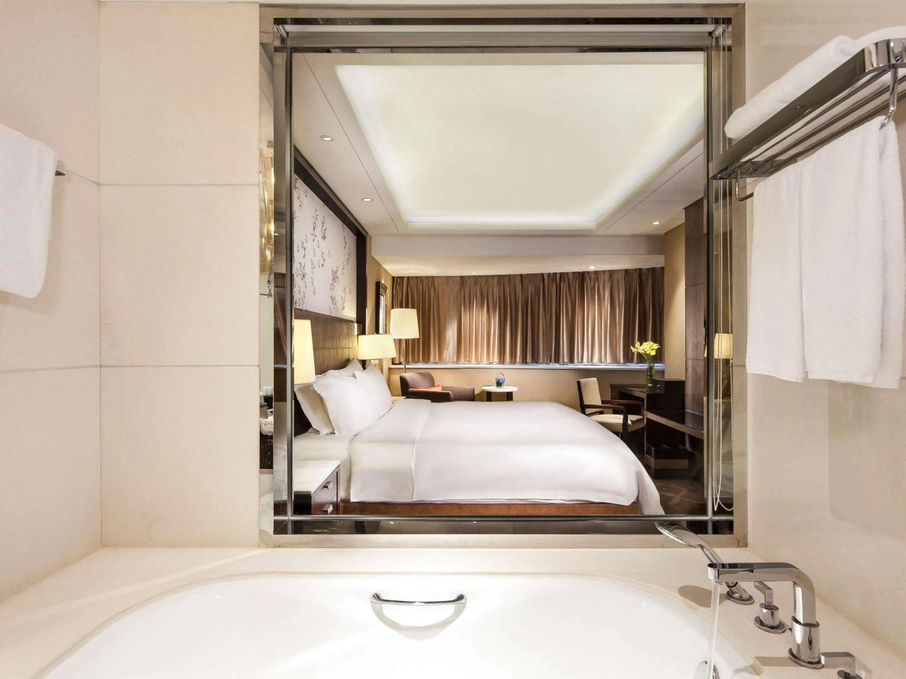 Photo of the whole room, Bathroom in Grand Mercure Beijing Dongcheng Hotel