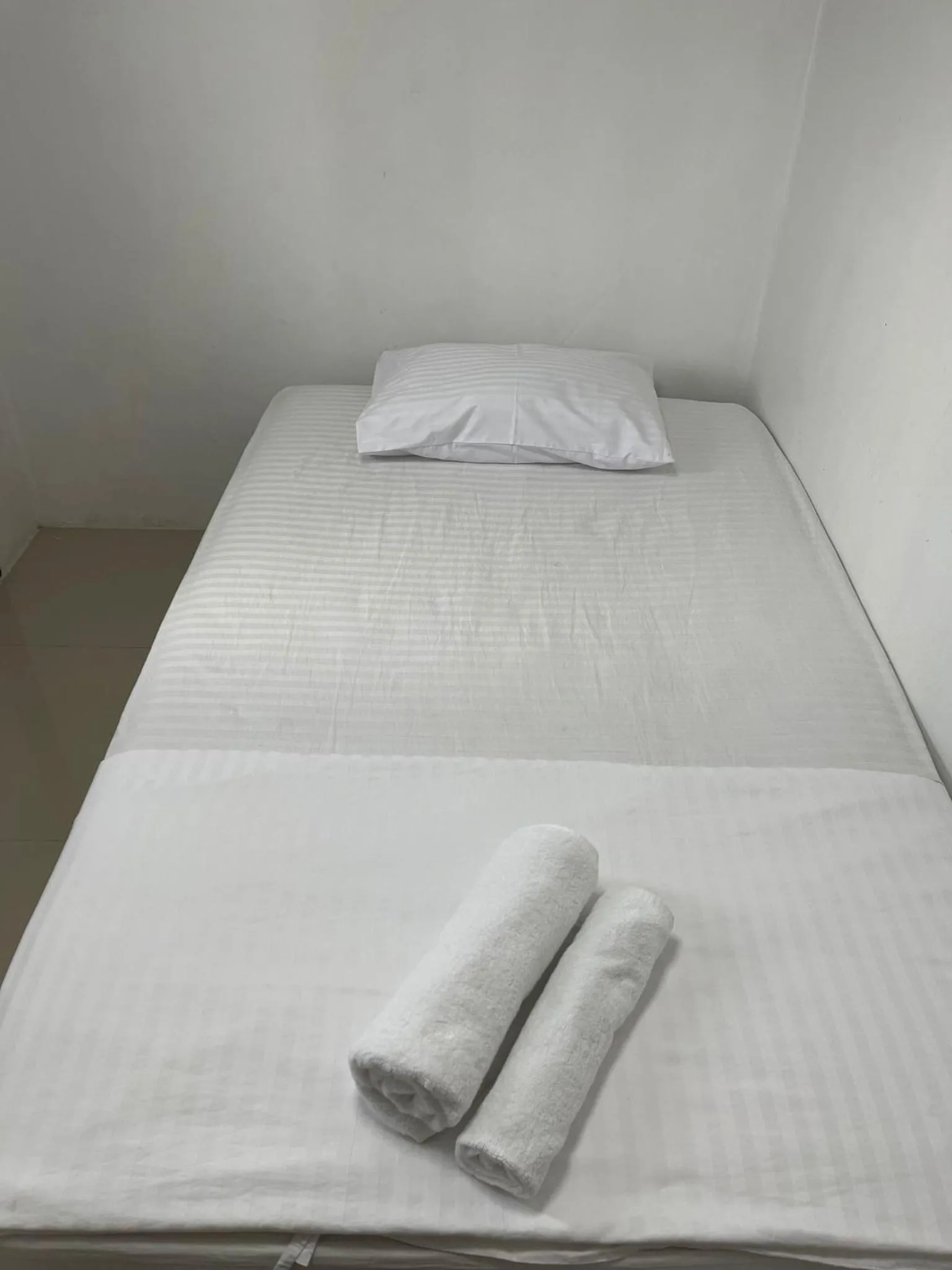 OYO 75577 Palace Hostel