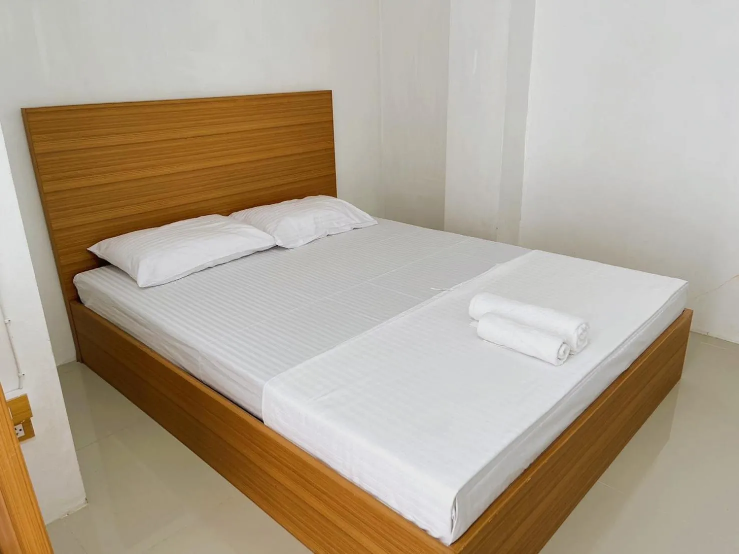 OYO 75577 Palace Hostel