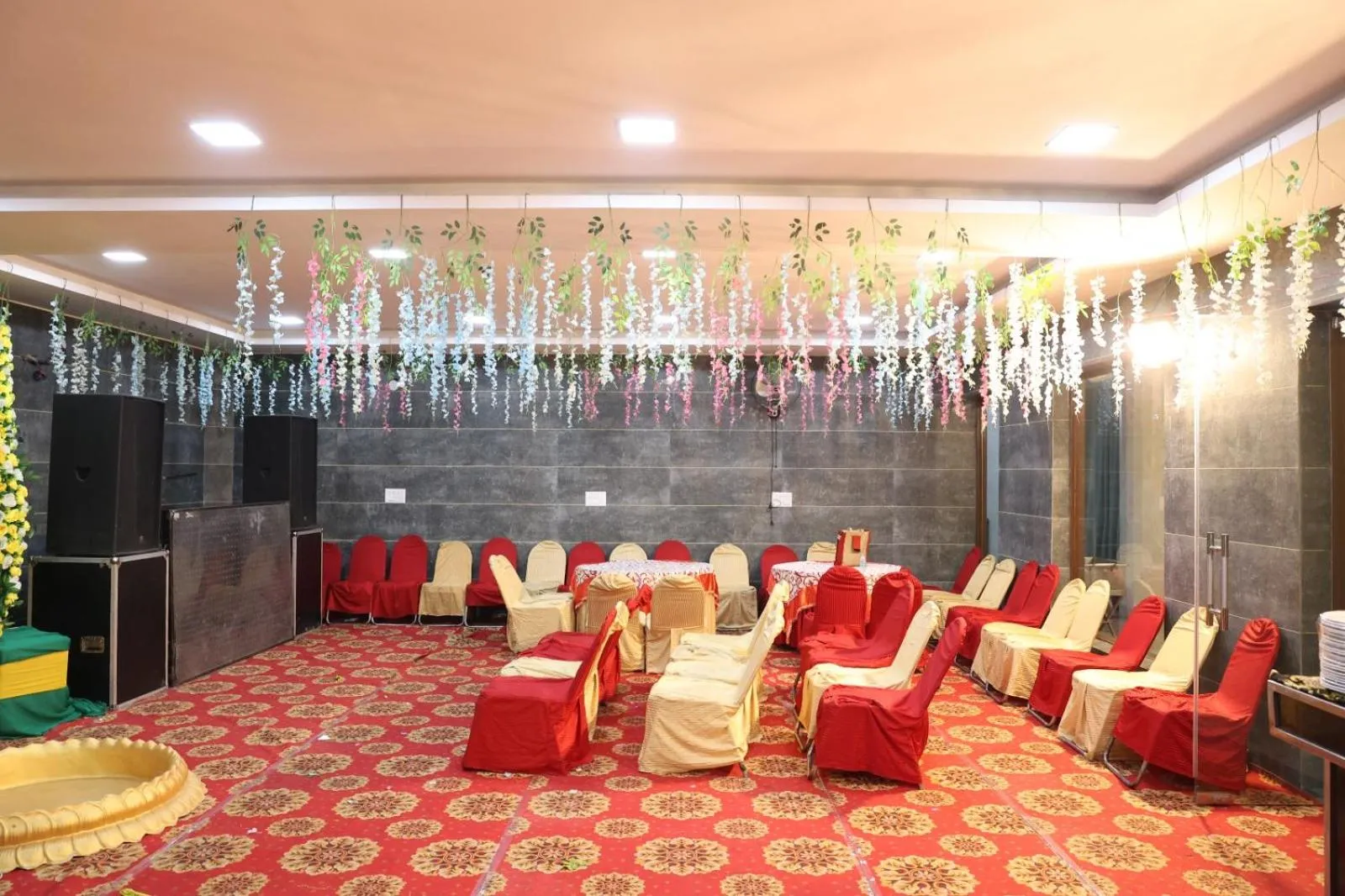 Banquet/Function facilities in Raghav inn